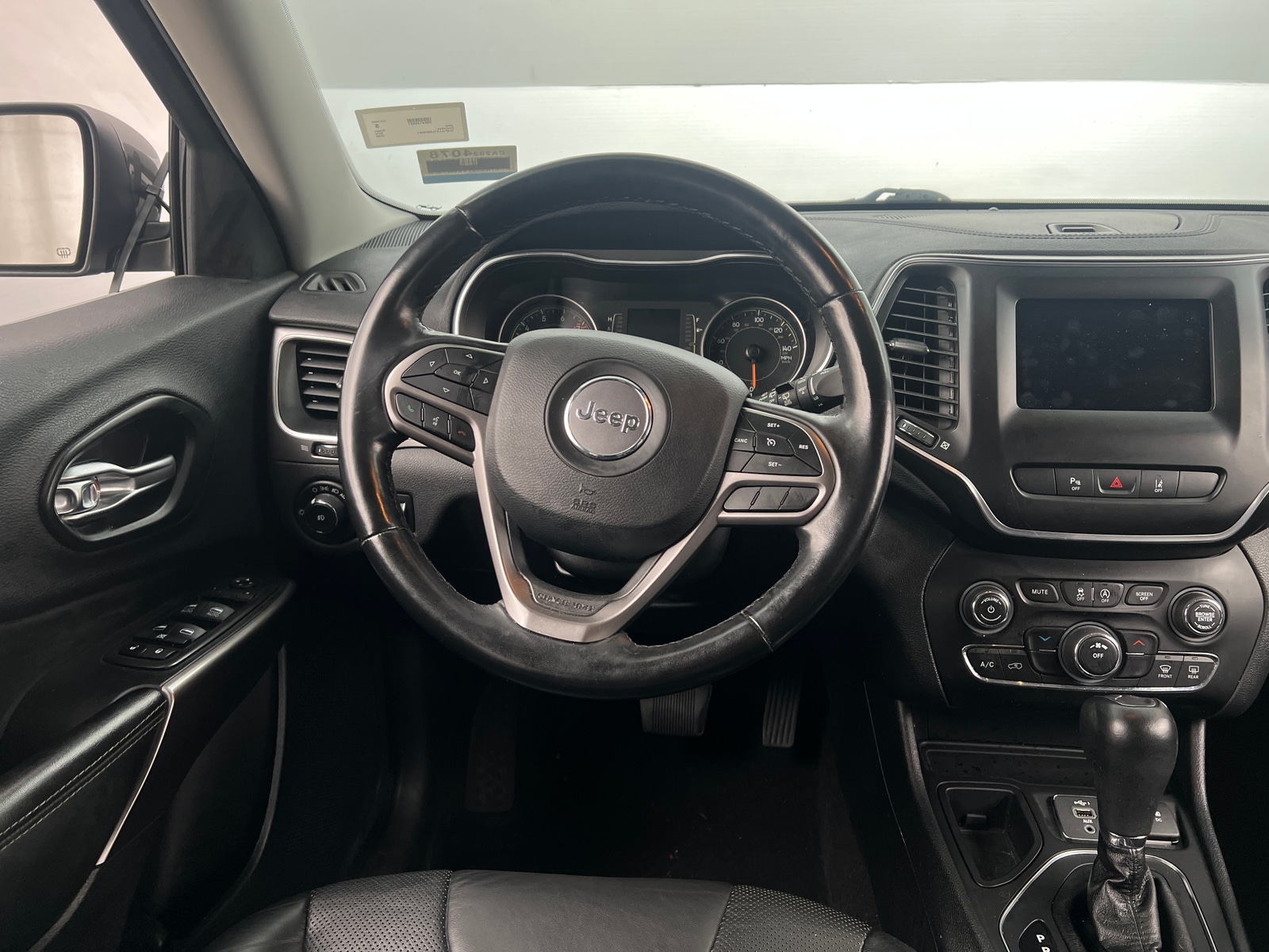 Thumbnail: 2020 Jeep Cherokee - 4