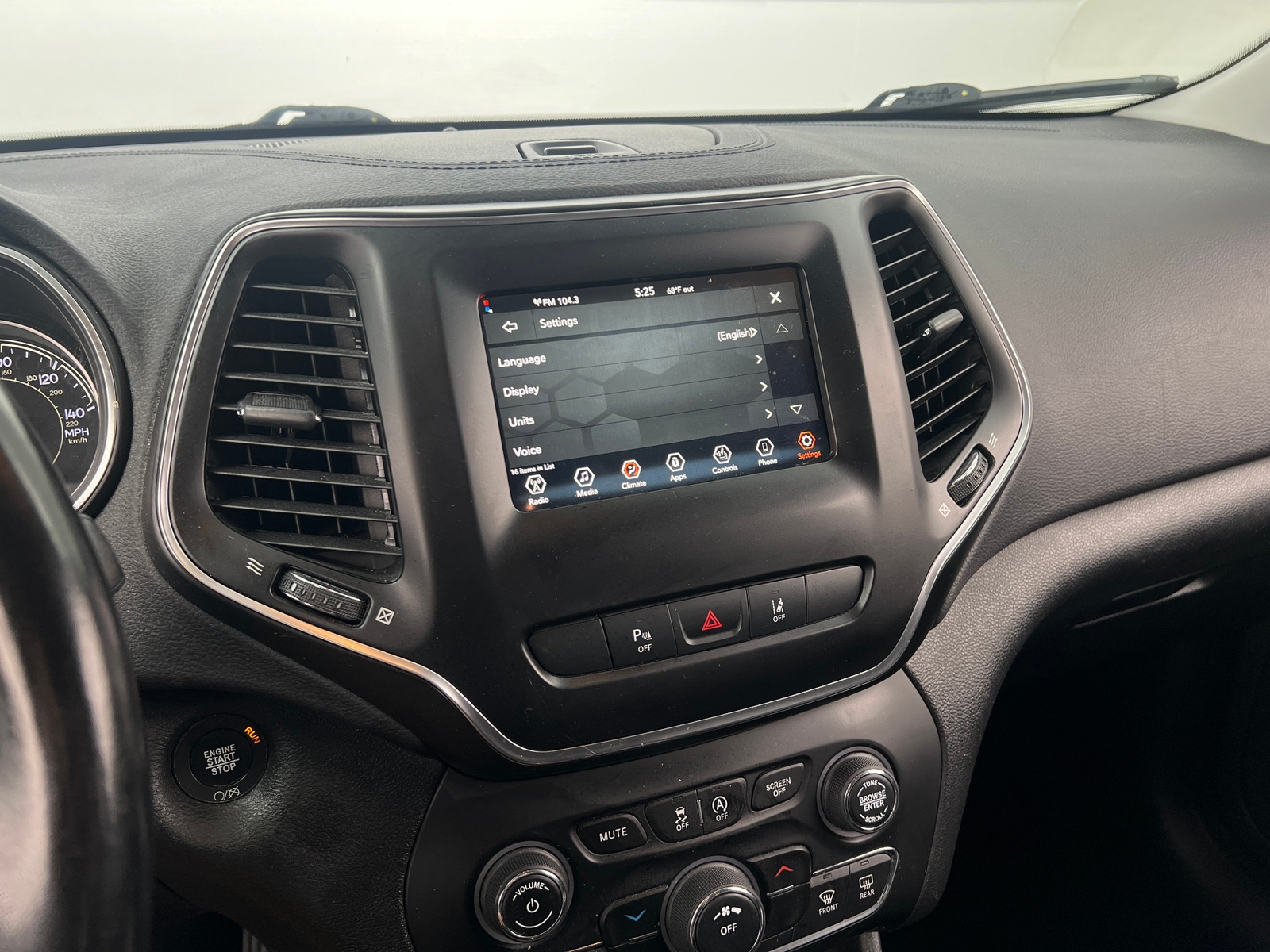 Thumbnail: 2020 Jeep Cherokee - 3