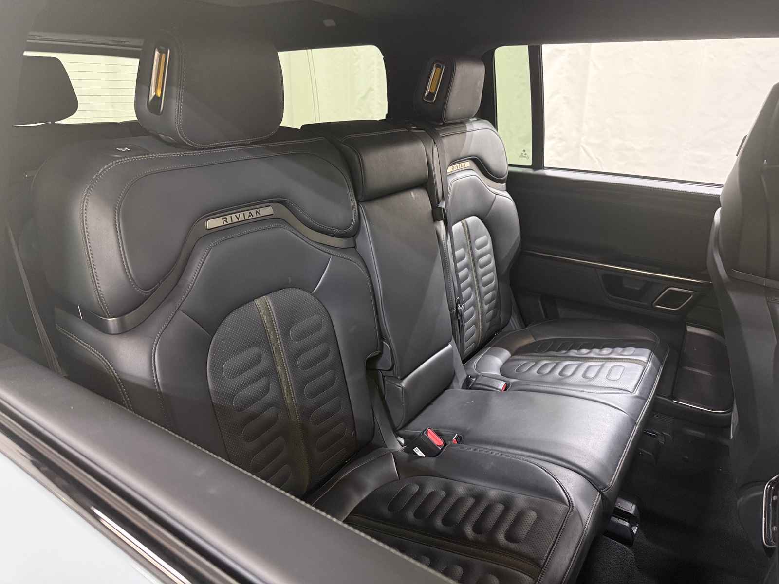 Thumbnail: 2023 Rivian R1S - 5