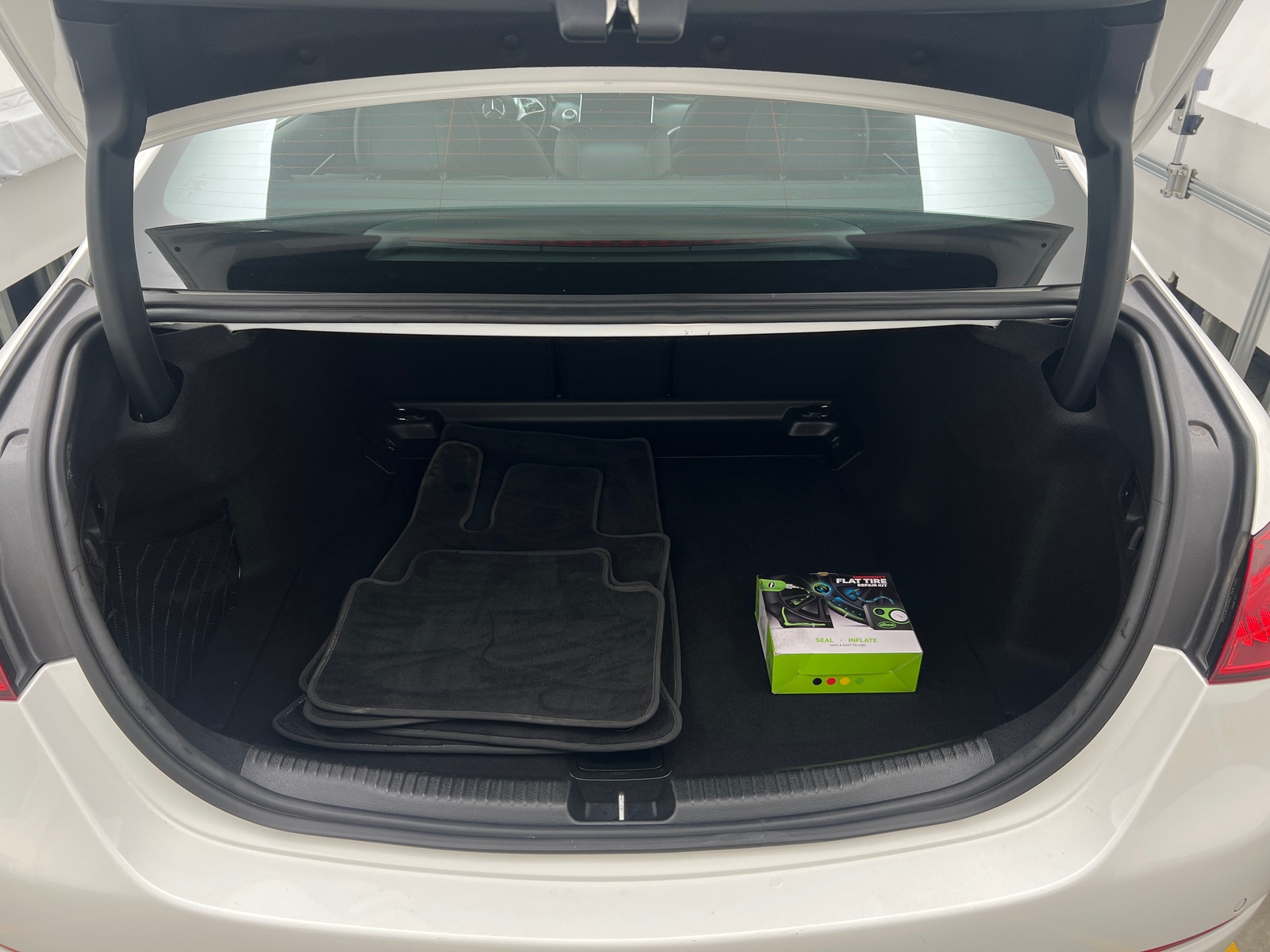 Thumbnail: 2024 Mercedes-Benz C-Class - 6