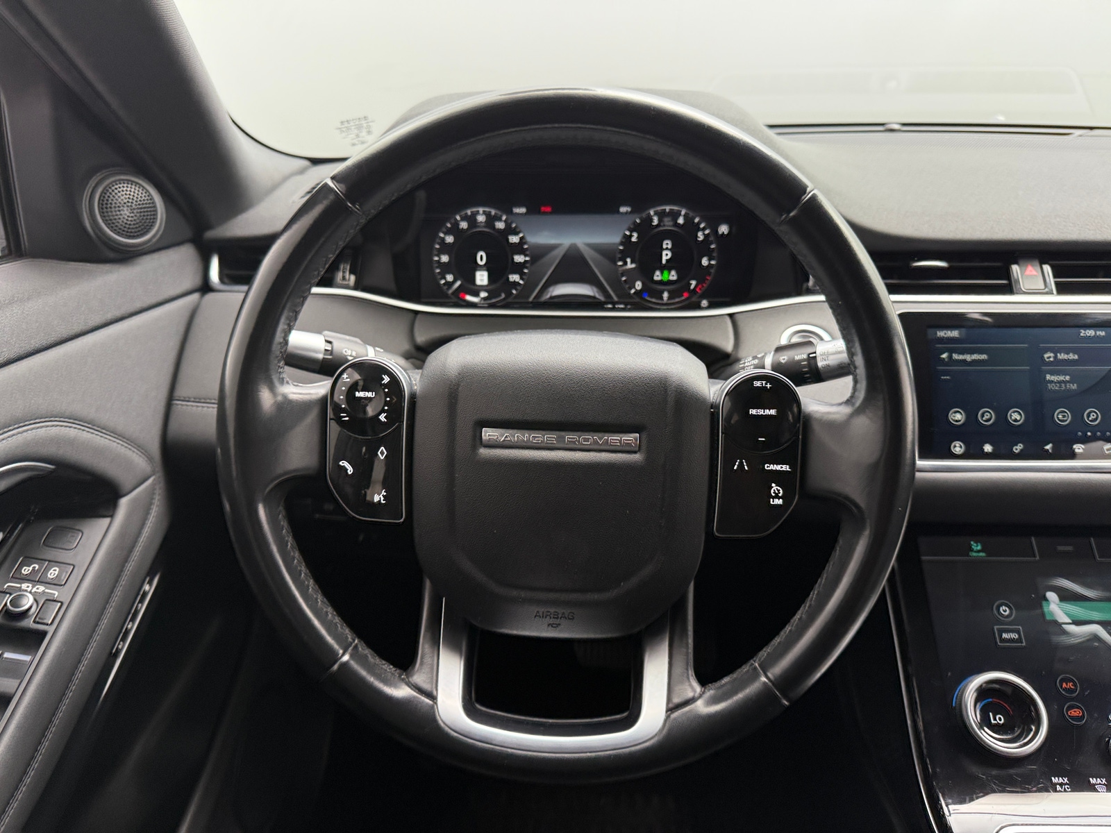 Thumbnail: 2020 Land Rover Range Rover Evoque - 4