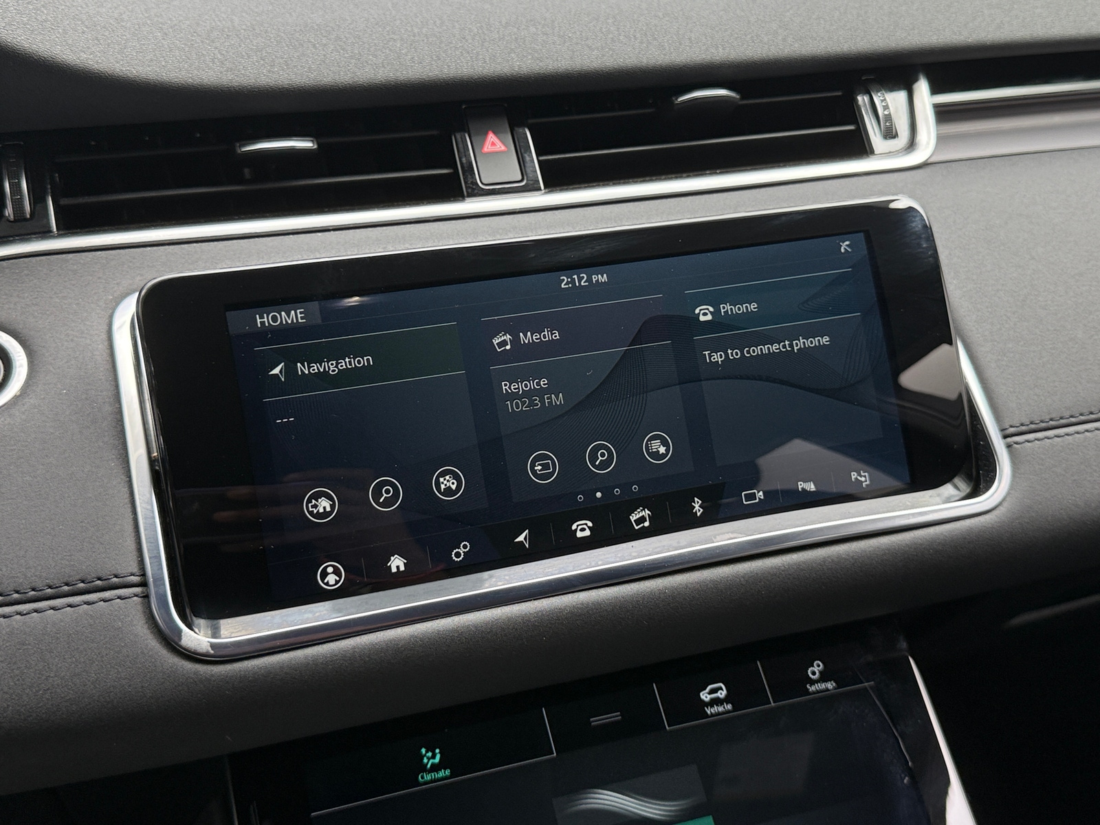Thumbnail: 2020 Land Rover Range Rover Evoque - 3