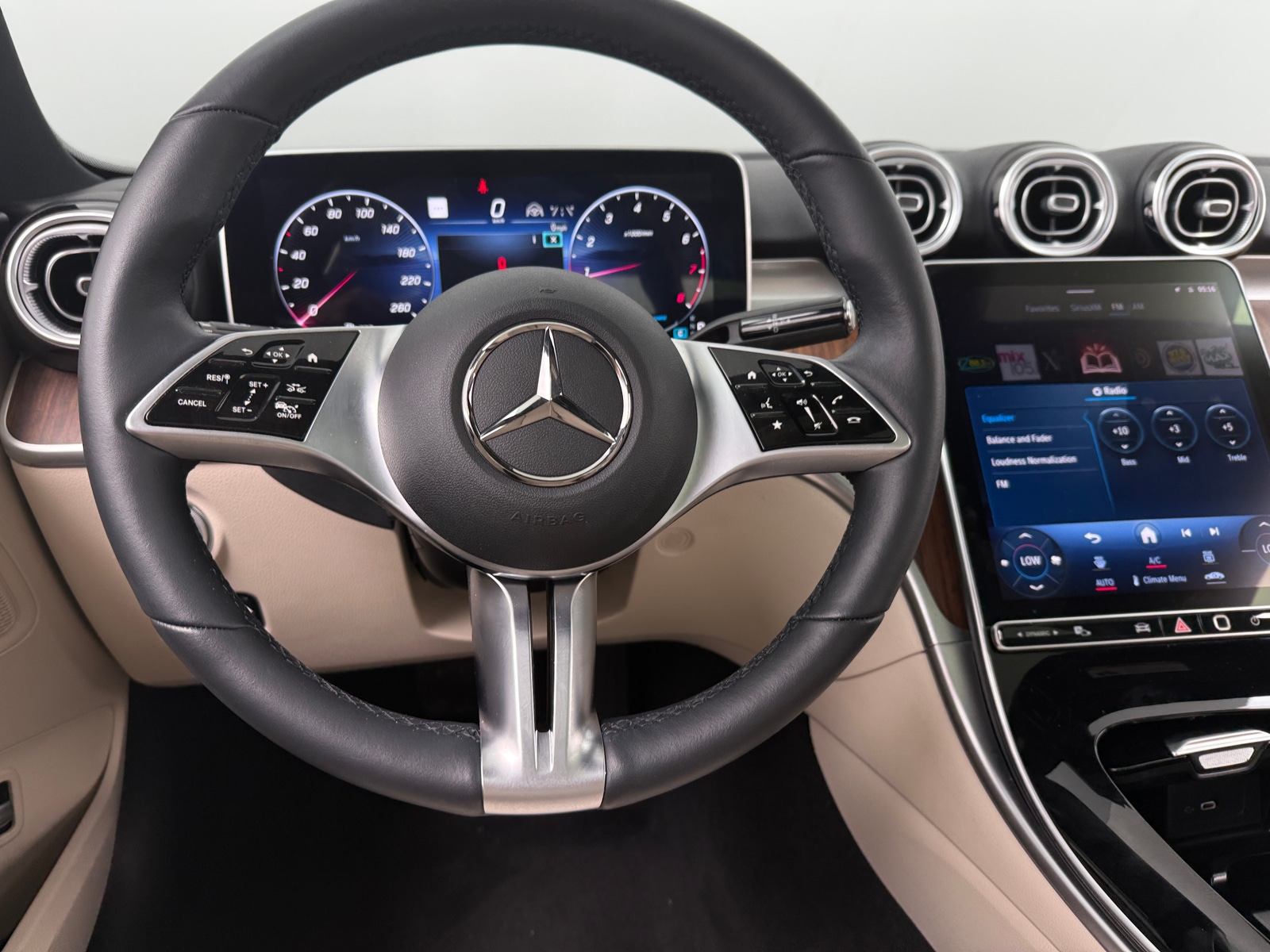 Thumbnail: 2023 Mercedes-Benz C-Class - 4