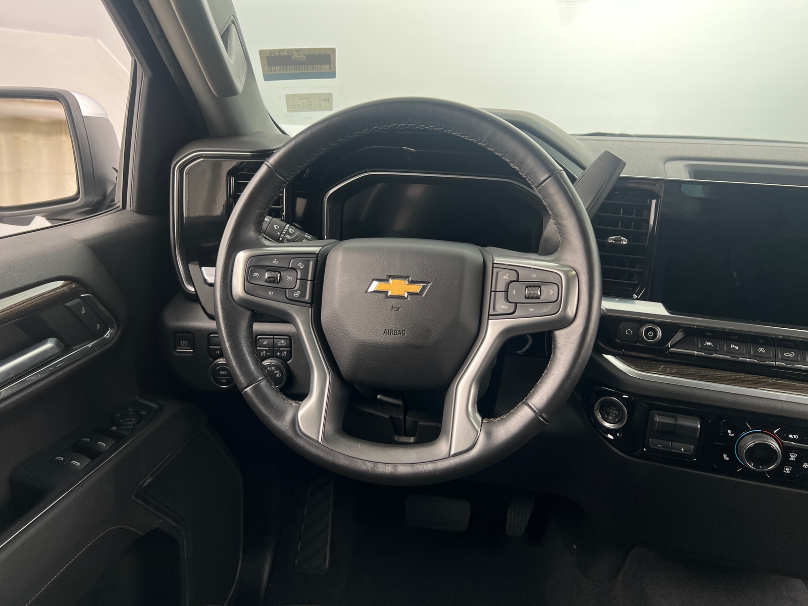 Thumbnail: 2022 Chevrolet Silverado 1500 - 5
