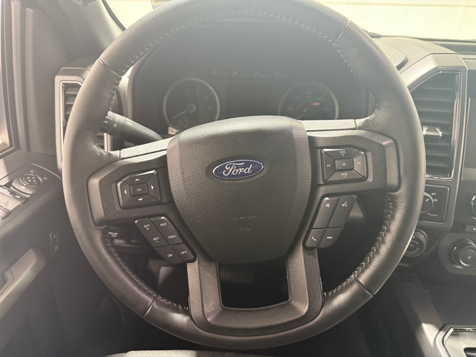 Thumbnail: 2018 Ford Econoline - 5