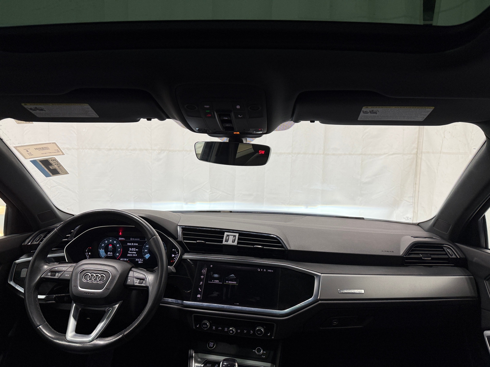 Thumbnail: 2023 Audi Q3 - 2