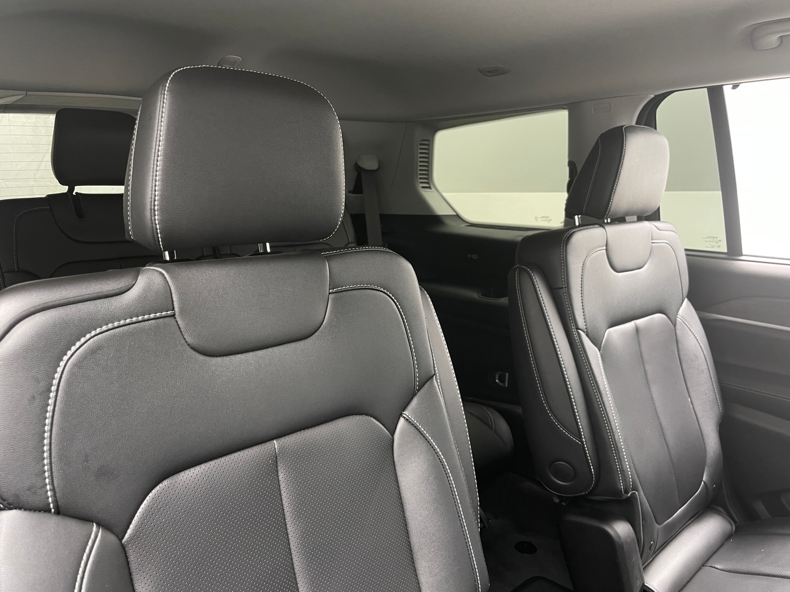Thumbnail: 2023 Jeep Grand Cherokee L - 5
