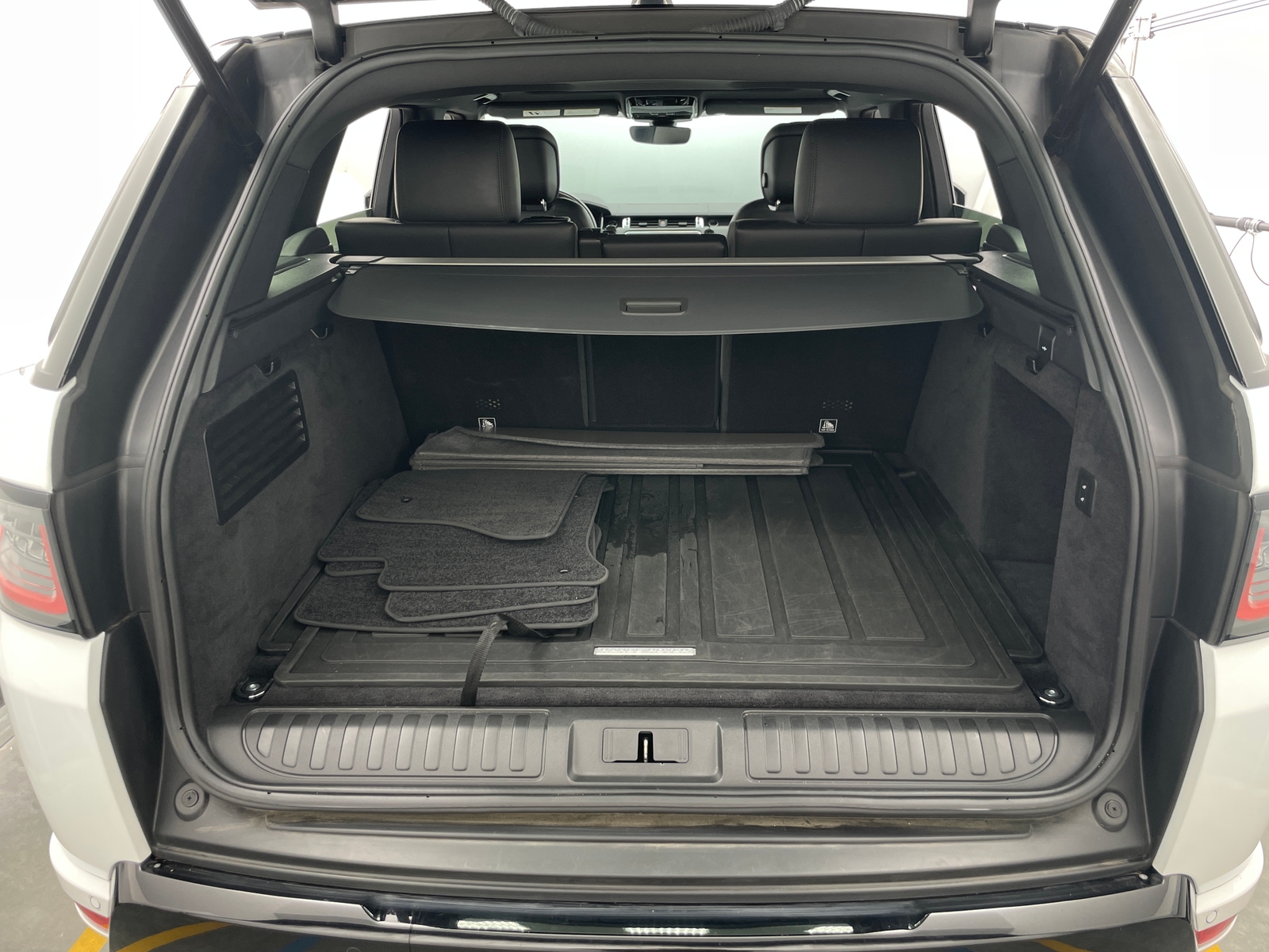 Thumbnail: 2021 Land Rover Range Rover Sport - 6