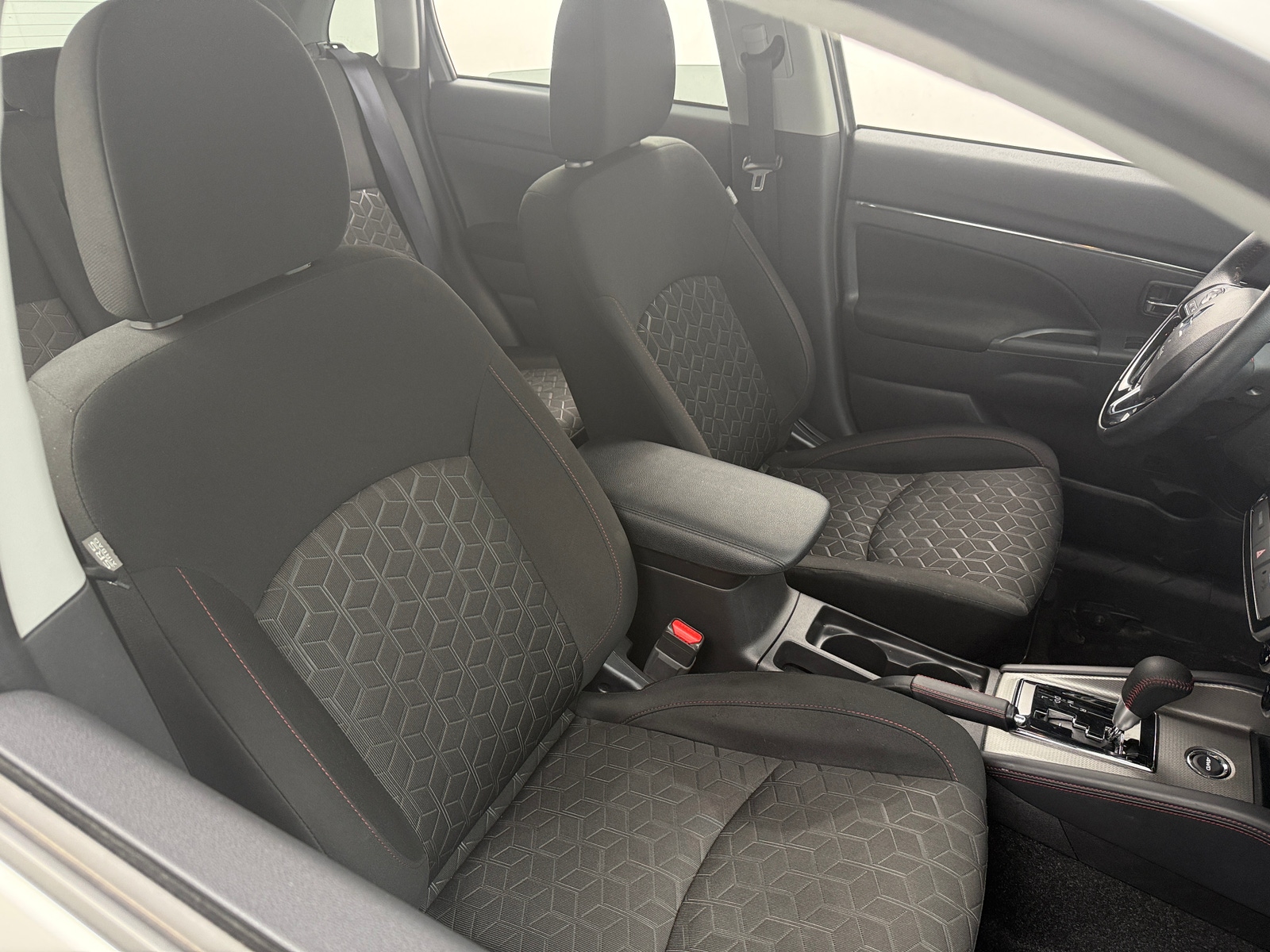 Thumbnail: 2024 Mitsubishi Outlander Sport - 2