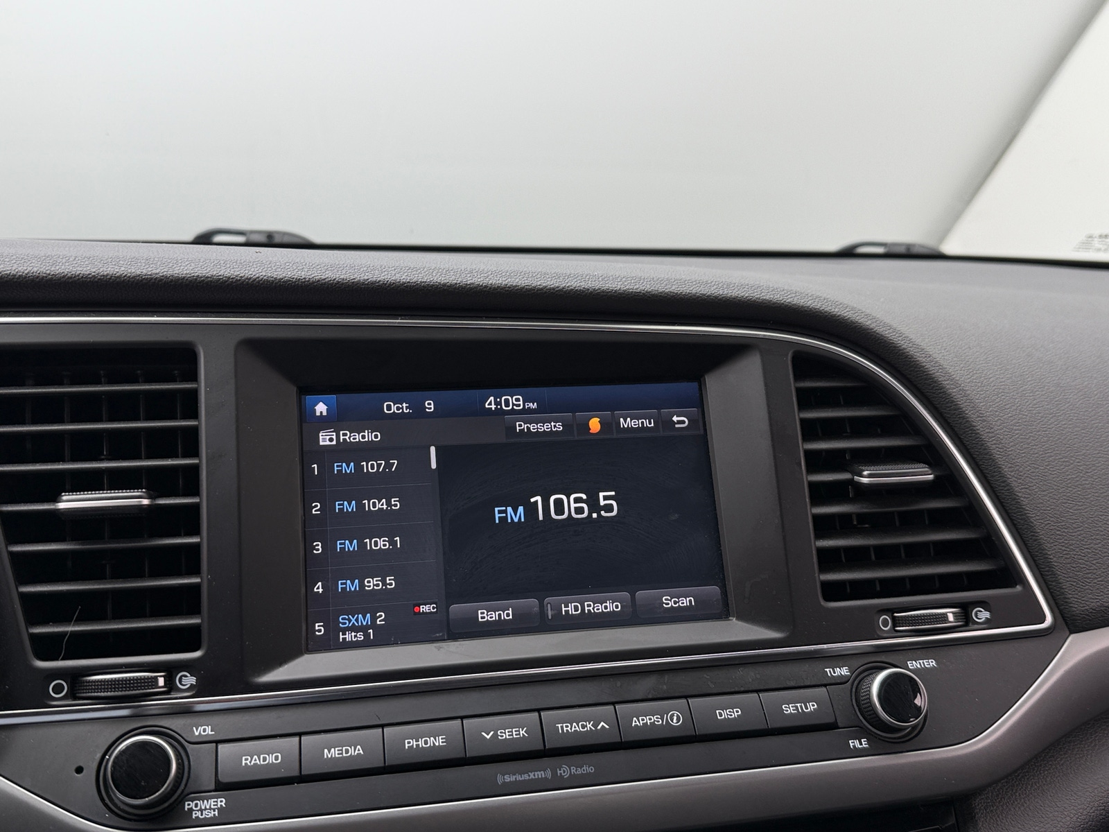Thumbnail: 2018 Hyundai Elantra - 4