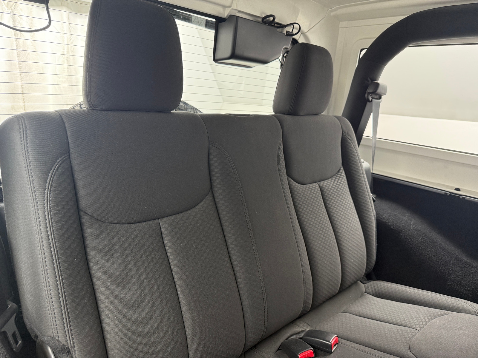 Thumbnail: 2016 Jeep Wrangler - 6