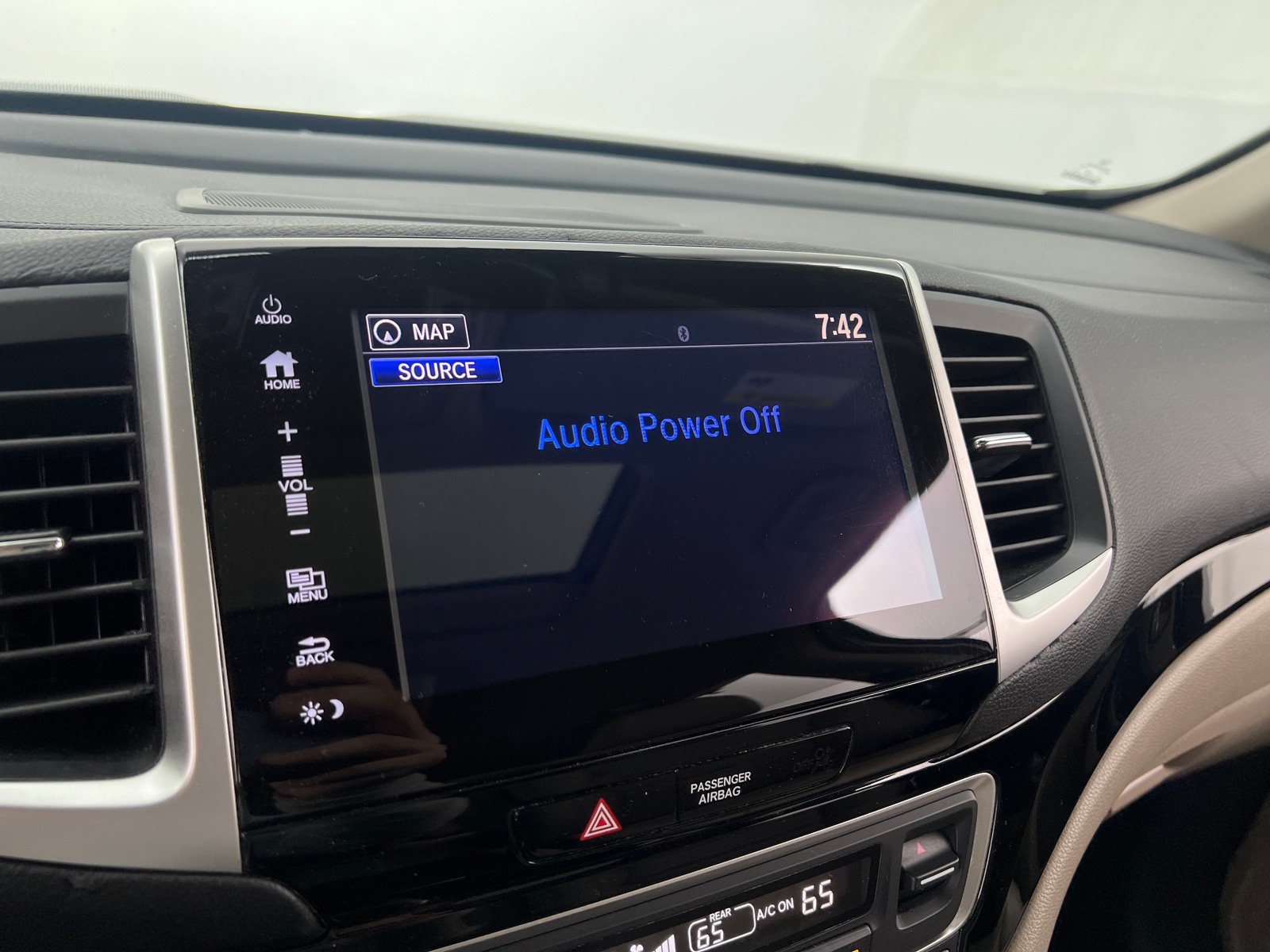 Thumbnail: 2017 Honda Pilot - 3