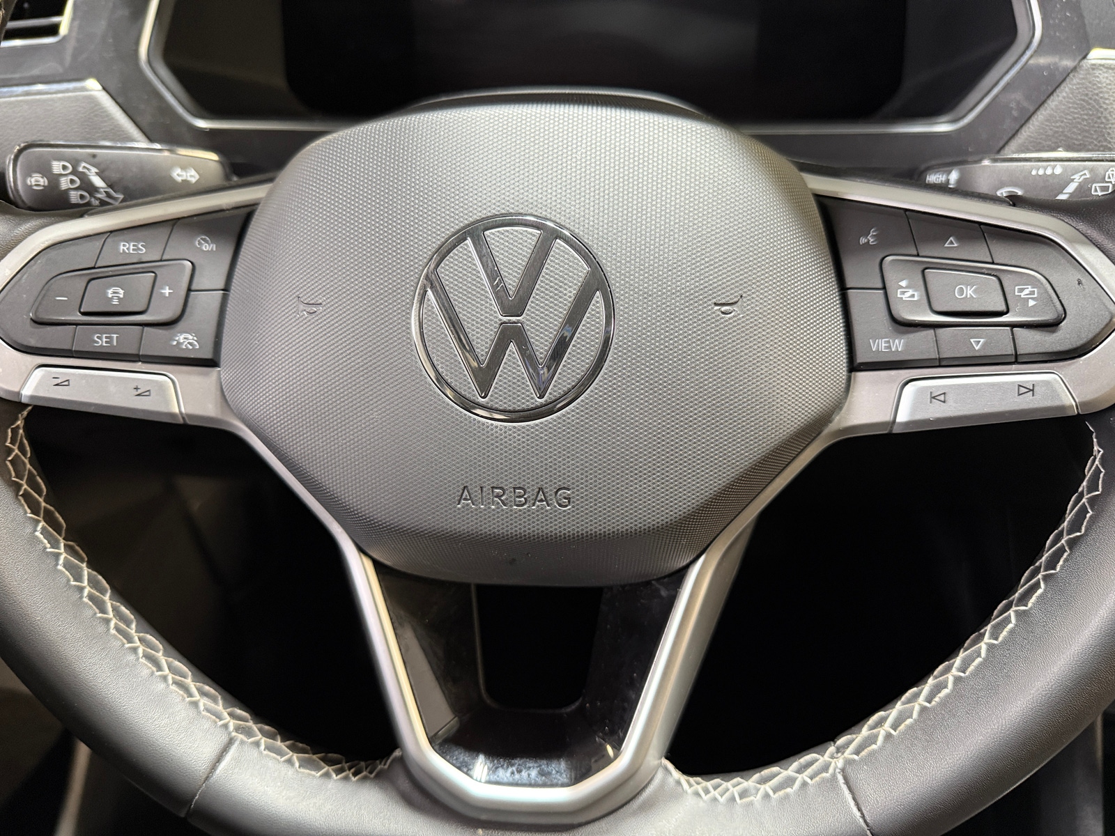 Thumbnail: 2023 Volkswagen Tiguan - 5