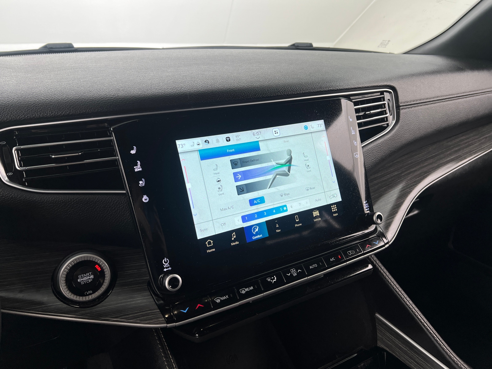 Thumbnail: 2024 Jeep Wagoneer - 3