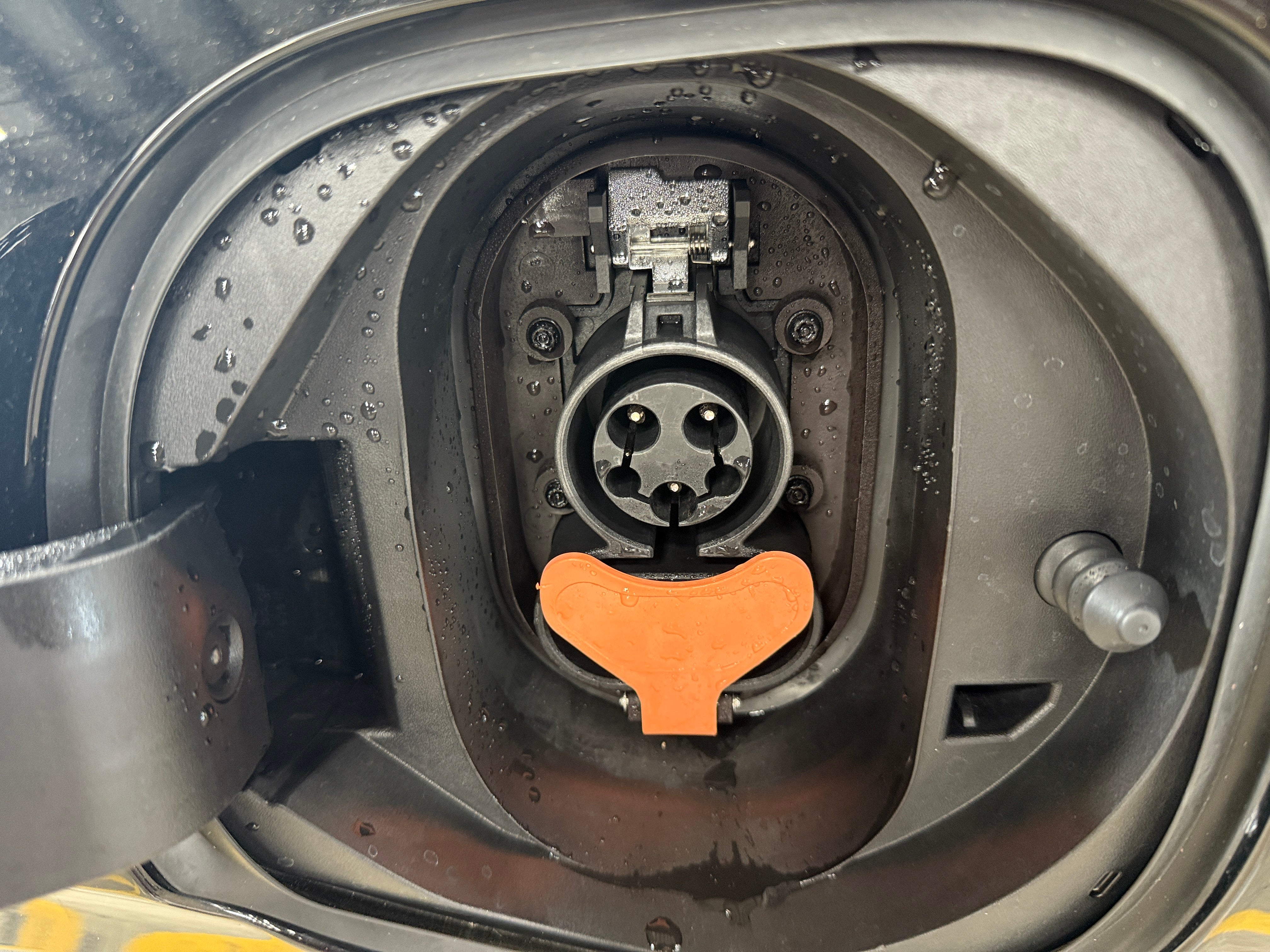 Used 2023 Chevrolet Bolt EUV LT with VIN 1G1FY6S03P4105260 for sale in Oak Creek, WI