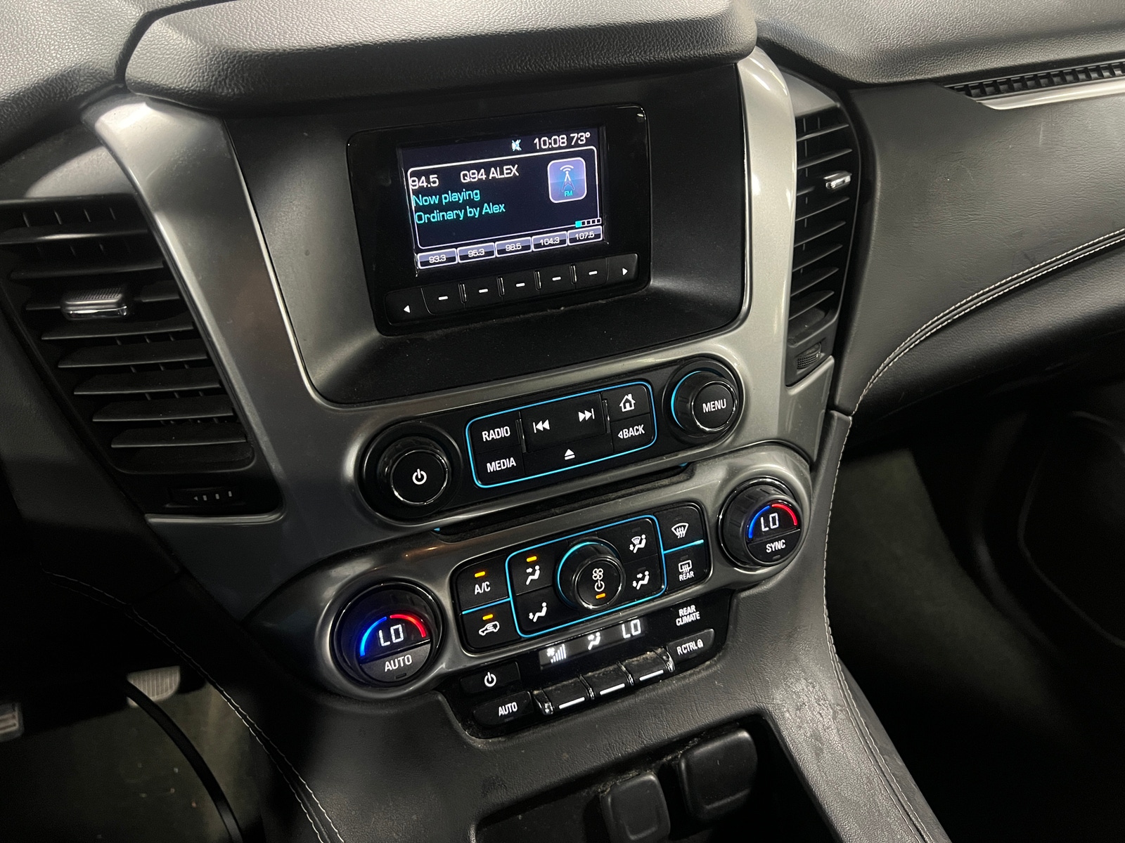 Thumbnail: 2015 Chevrolet Suburban - 4