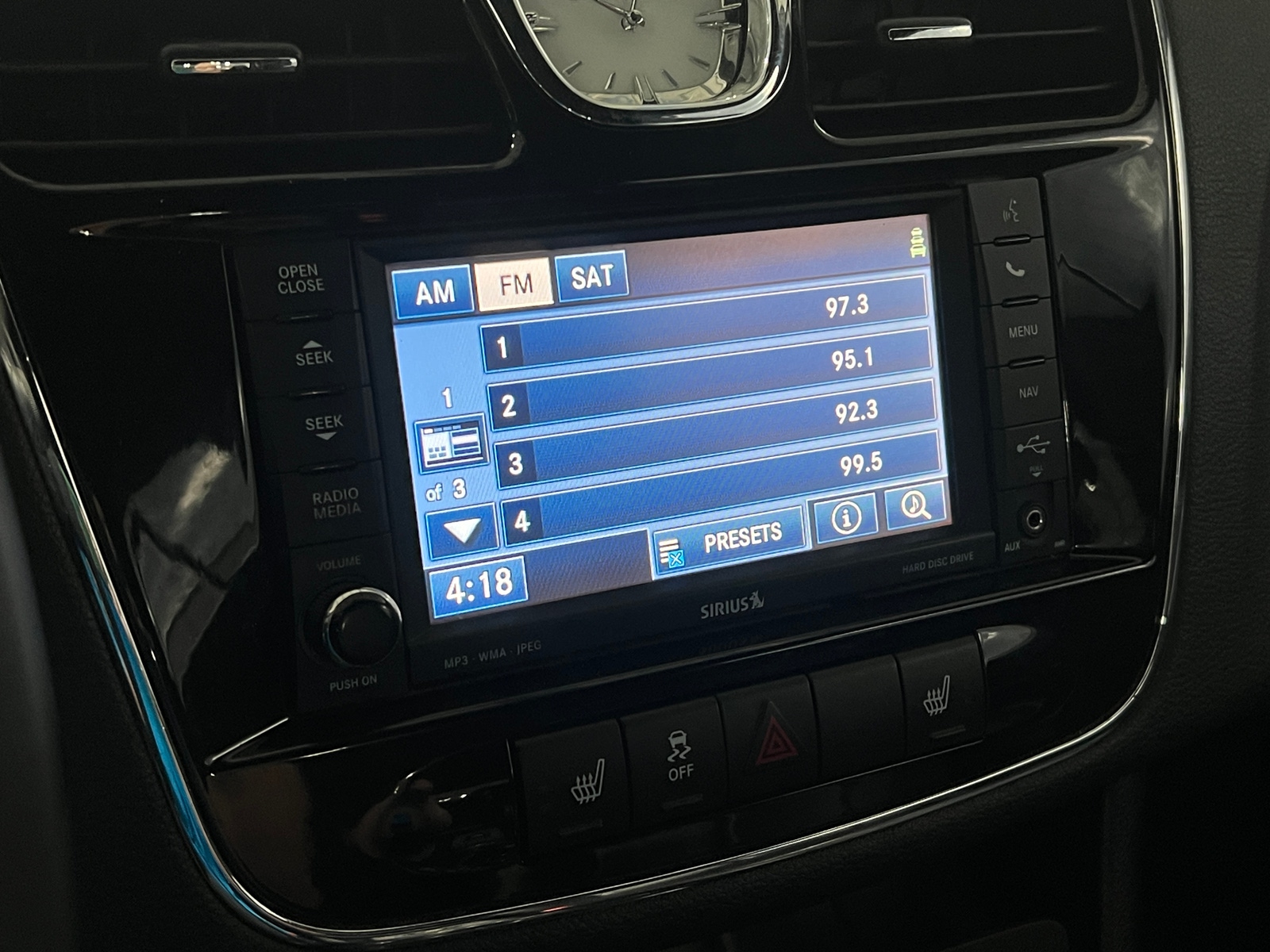 Thumbnail: 2013 Chrysler 200 - 3