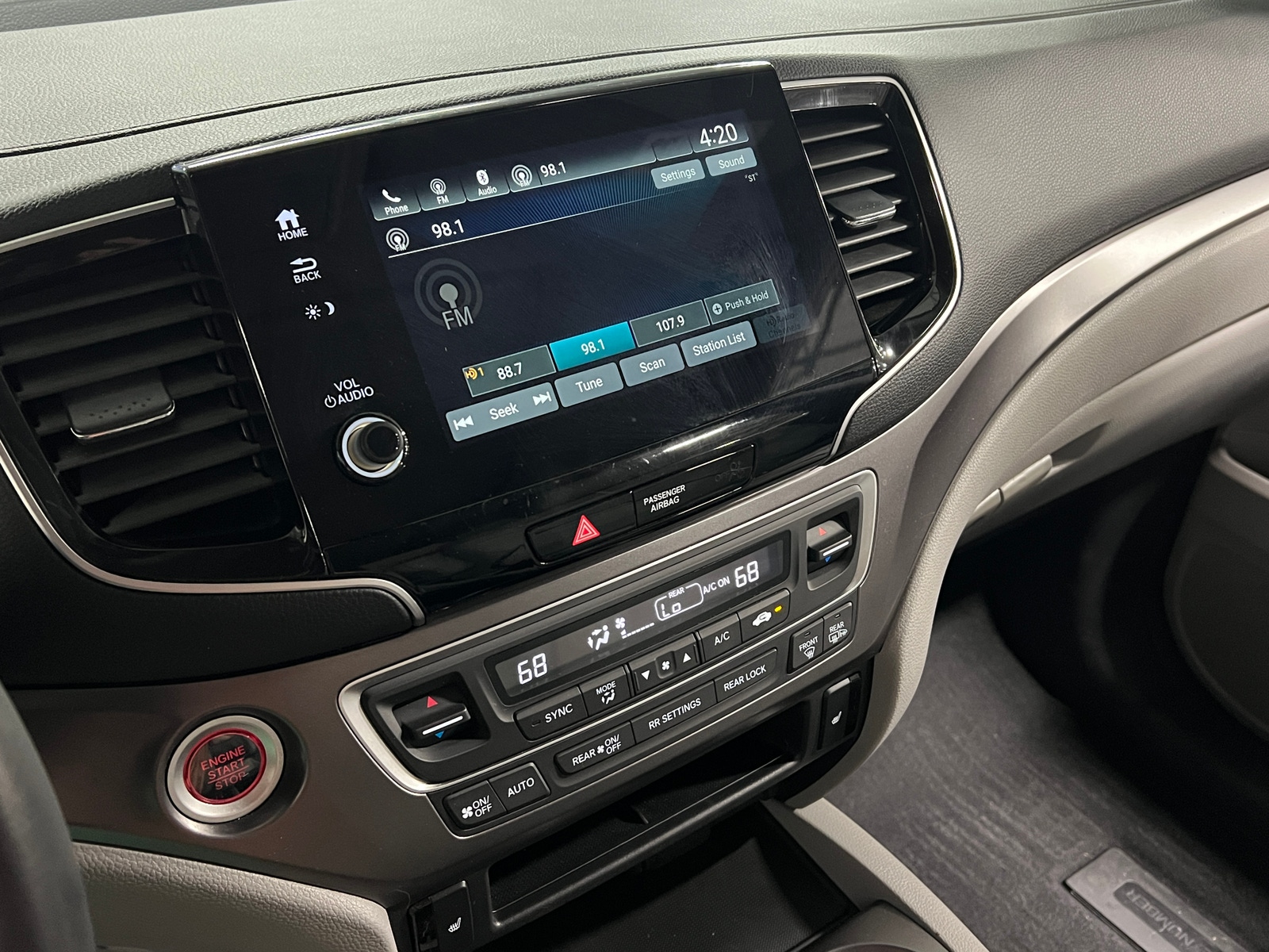 Thumbnail: 2019 Honda Pilot - 3