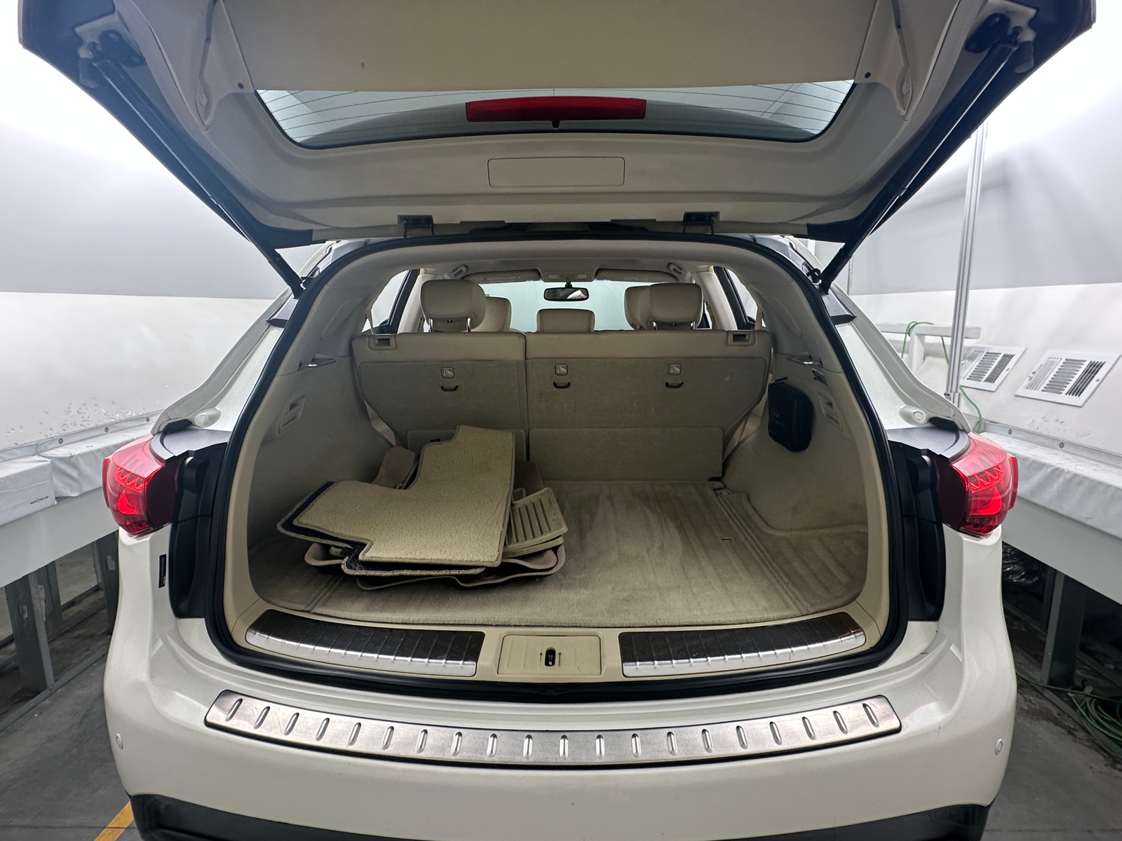 Thumbnail: 2013 INFINITI FX37 - 6