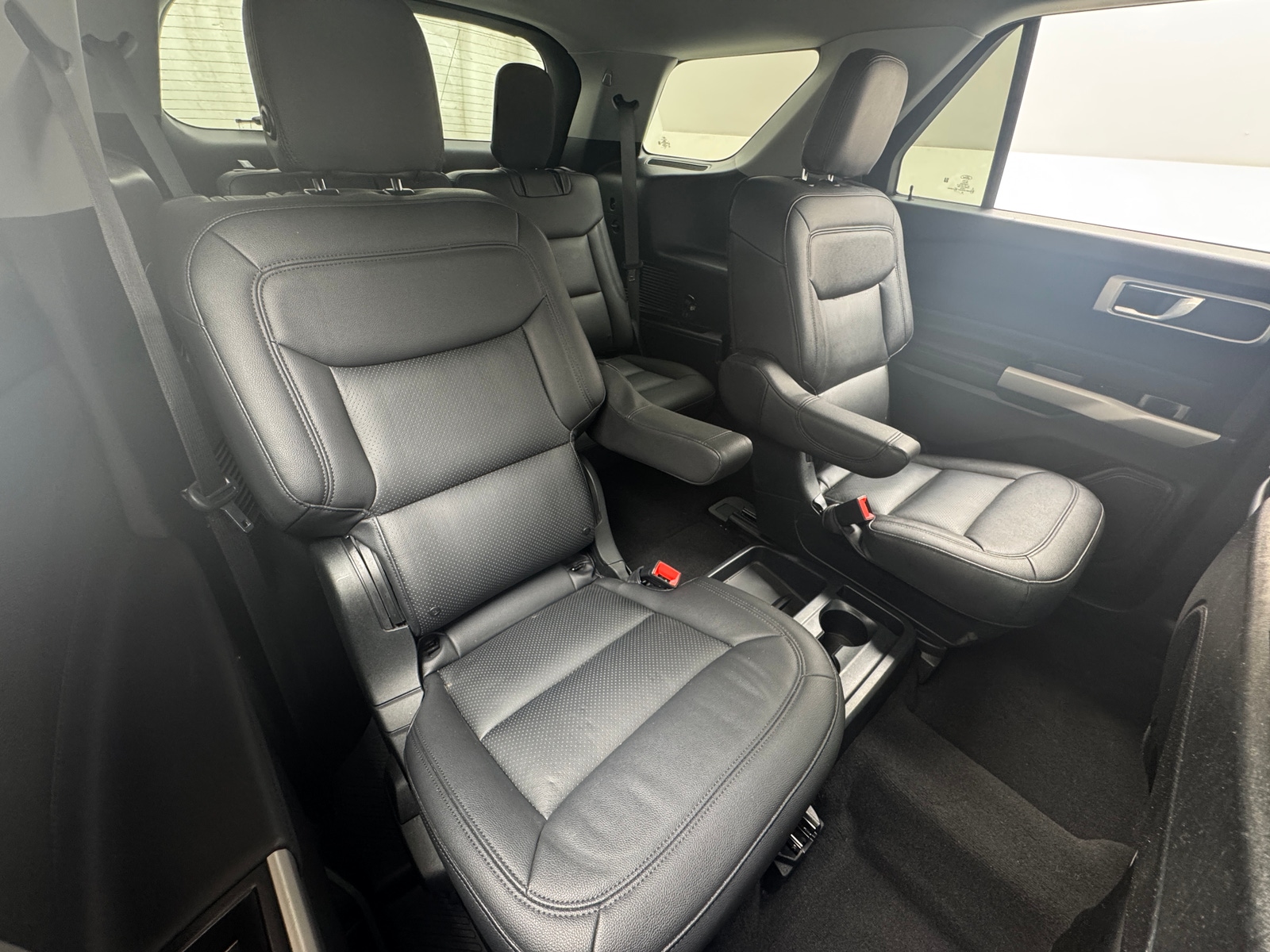 Thumbnail: 2020 Ford Explorer - 6