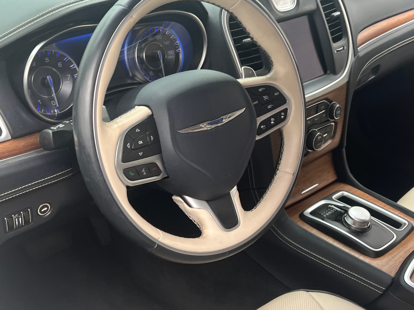 Thumbnail: 2017 Chrysler 300 - 4