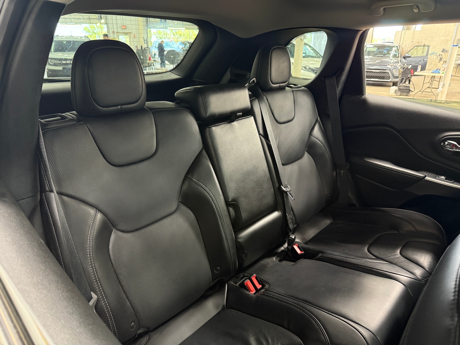Thumbnail: 2019 Jeep Cherokee - 5