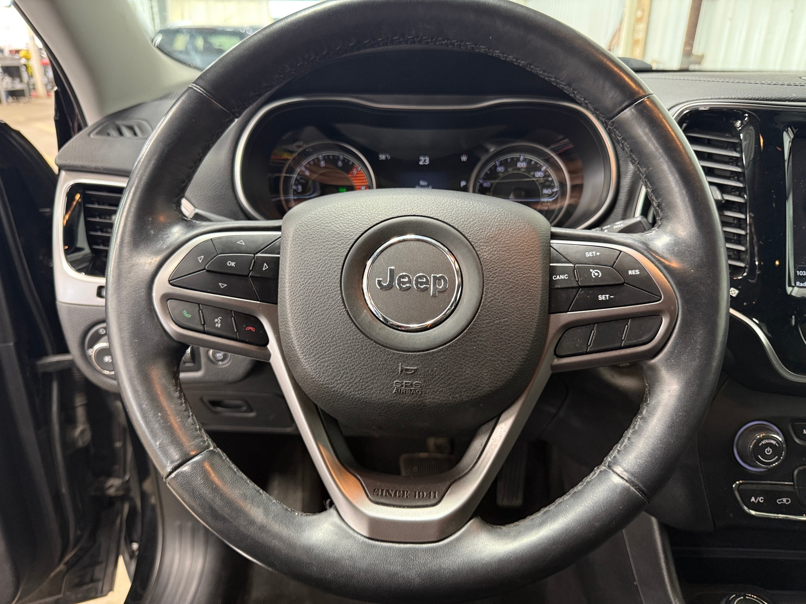 Thumbnail: 2019 Jeep Cherokee - 4