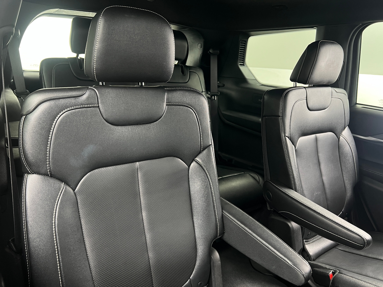 Thumbnail: 2024 Jeep Grand Cherokee L - 5