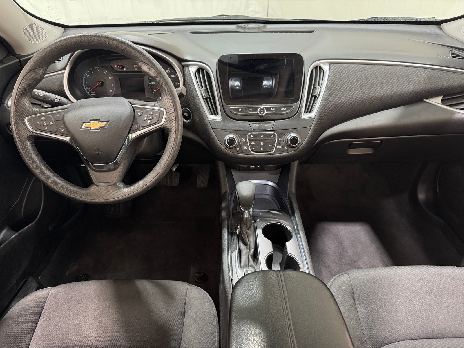 Thumbnail: 2023 Chevrolet Malibu - 3