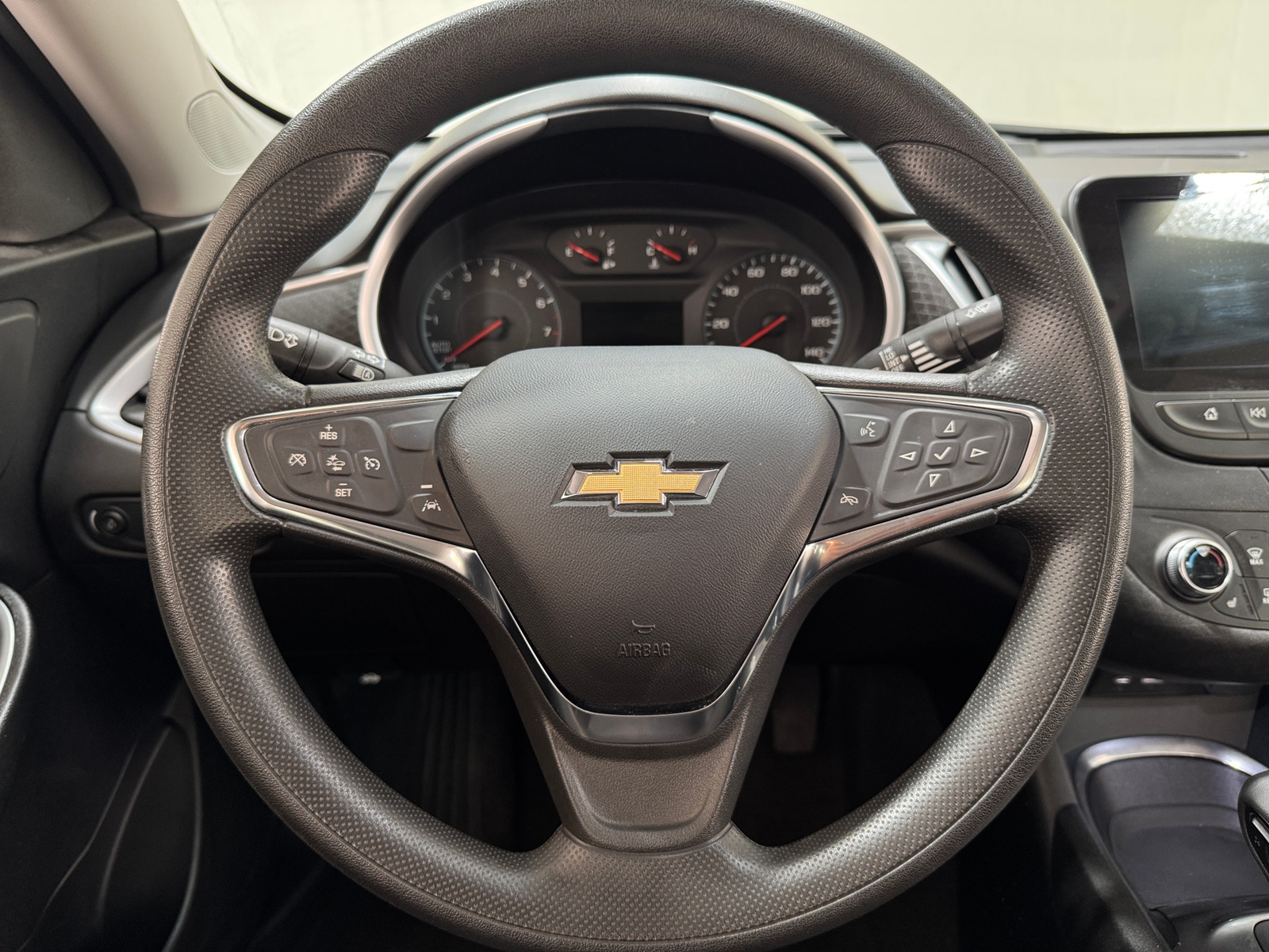 Thumbnail: 2023 Chevrolet Malibu - 5