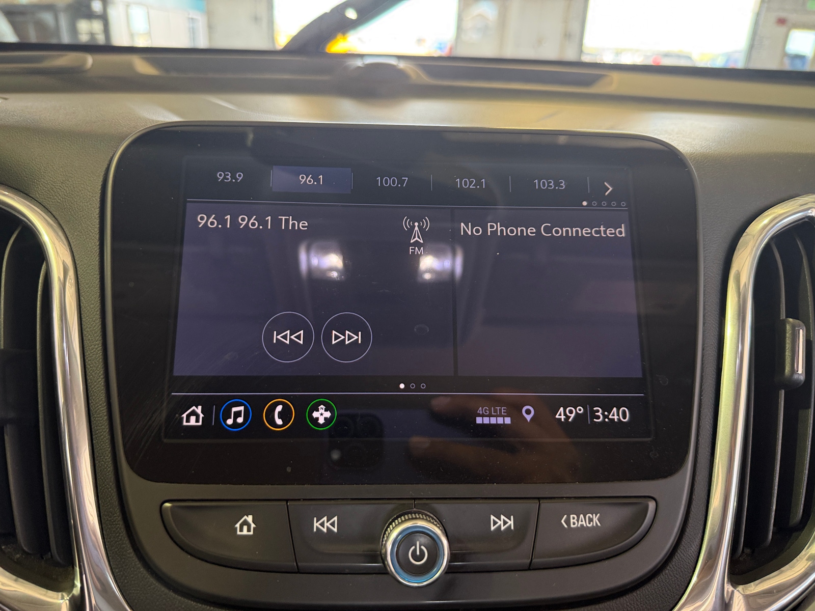 Thumbnail: 2019 Chevrolet Equinox - 3
