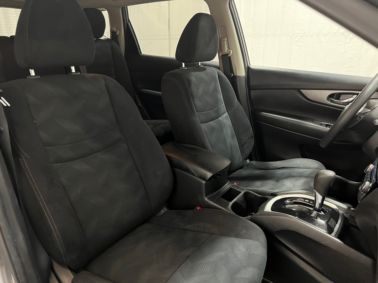 Thumbnail: 2016 Nissan Rogue - 2