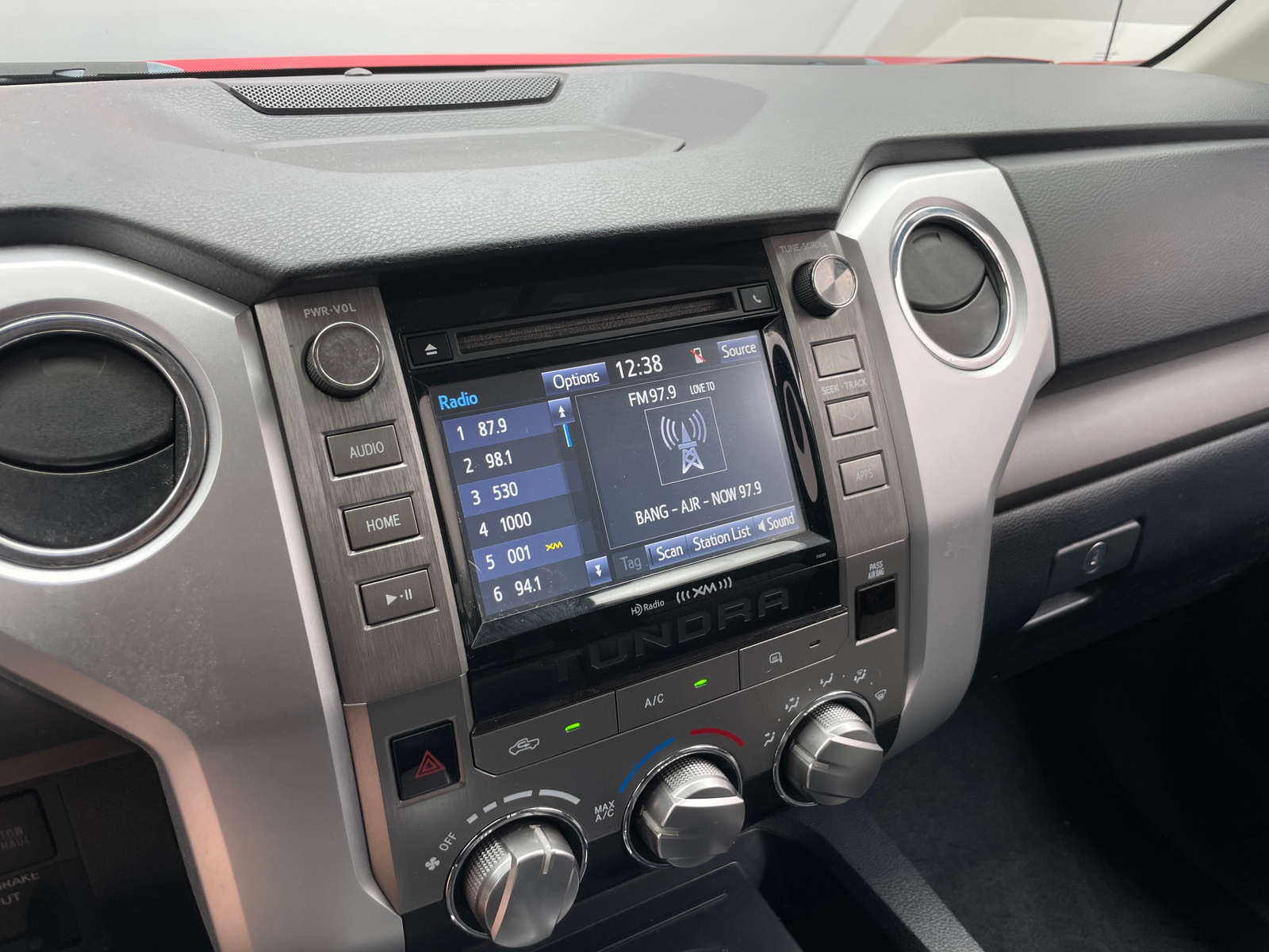 Thumbnail: 2018 Toyota Tundra - 4