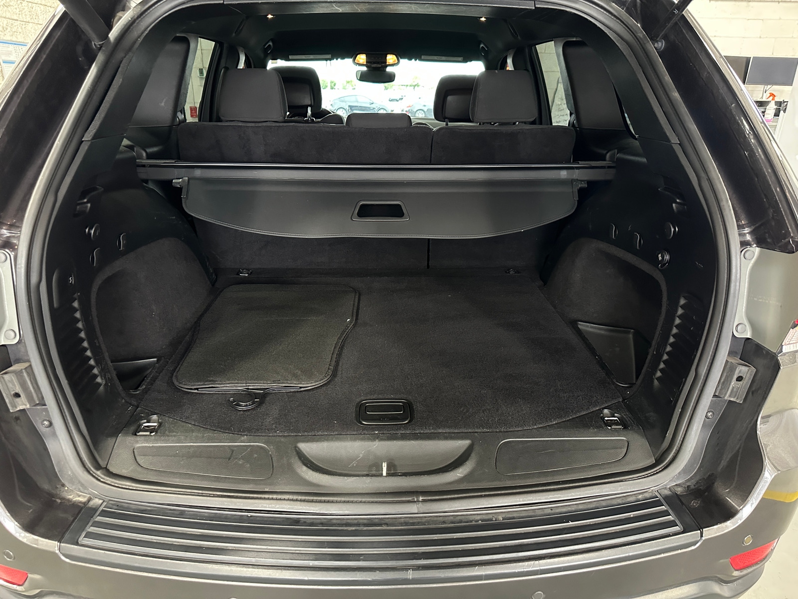 Thumbnail: 2018 Jeep Grand Cherokee - 7