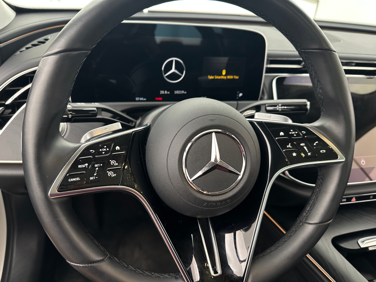 Thumbnail: 2025 Mercedes-Benz E-Class - 4