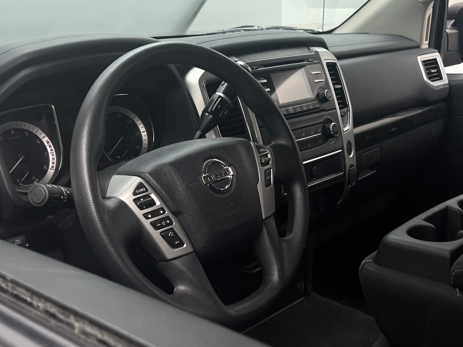 Thumbnail: 2017 Nissan Titan - 5