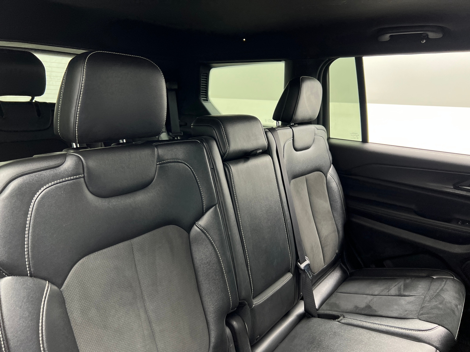 Thumbnail: 2024 Jeep Grand Cherokee L - 5