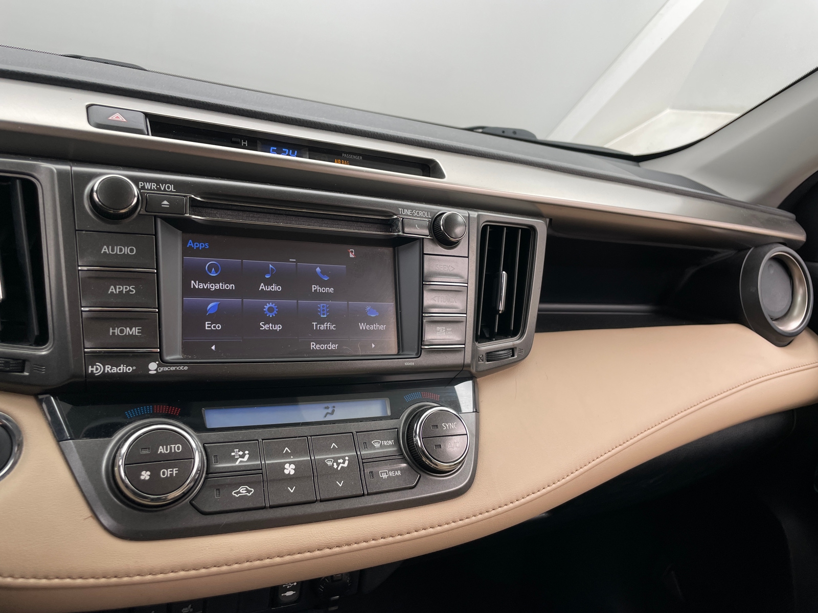 Thumbnail: 2015 Toyota RAV4 - 3