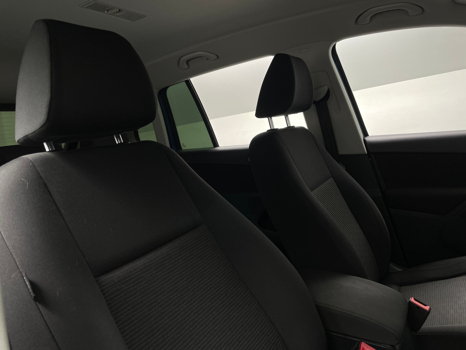 Thumbnail: 2018 Volkswagen Tiguan - 2