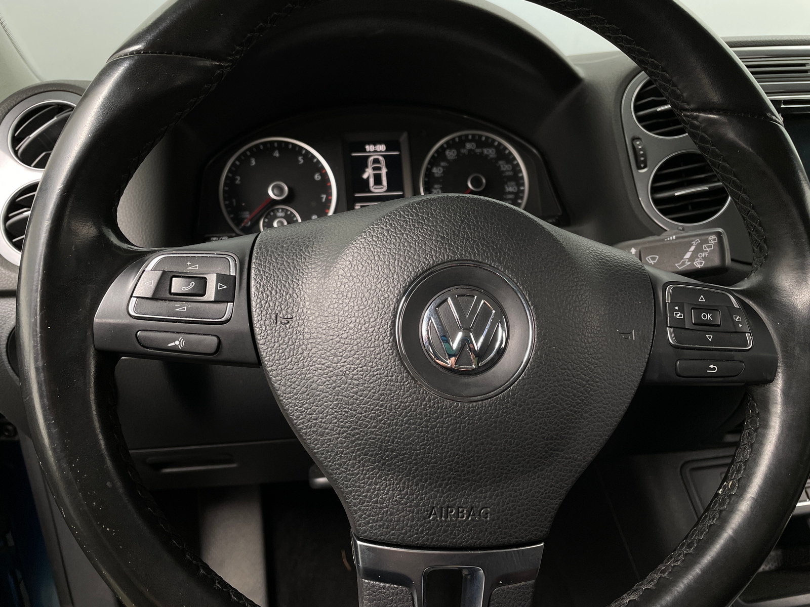 Thumbnail: 2018 Volkswagen Tiguan - 5