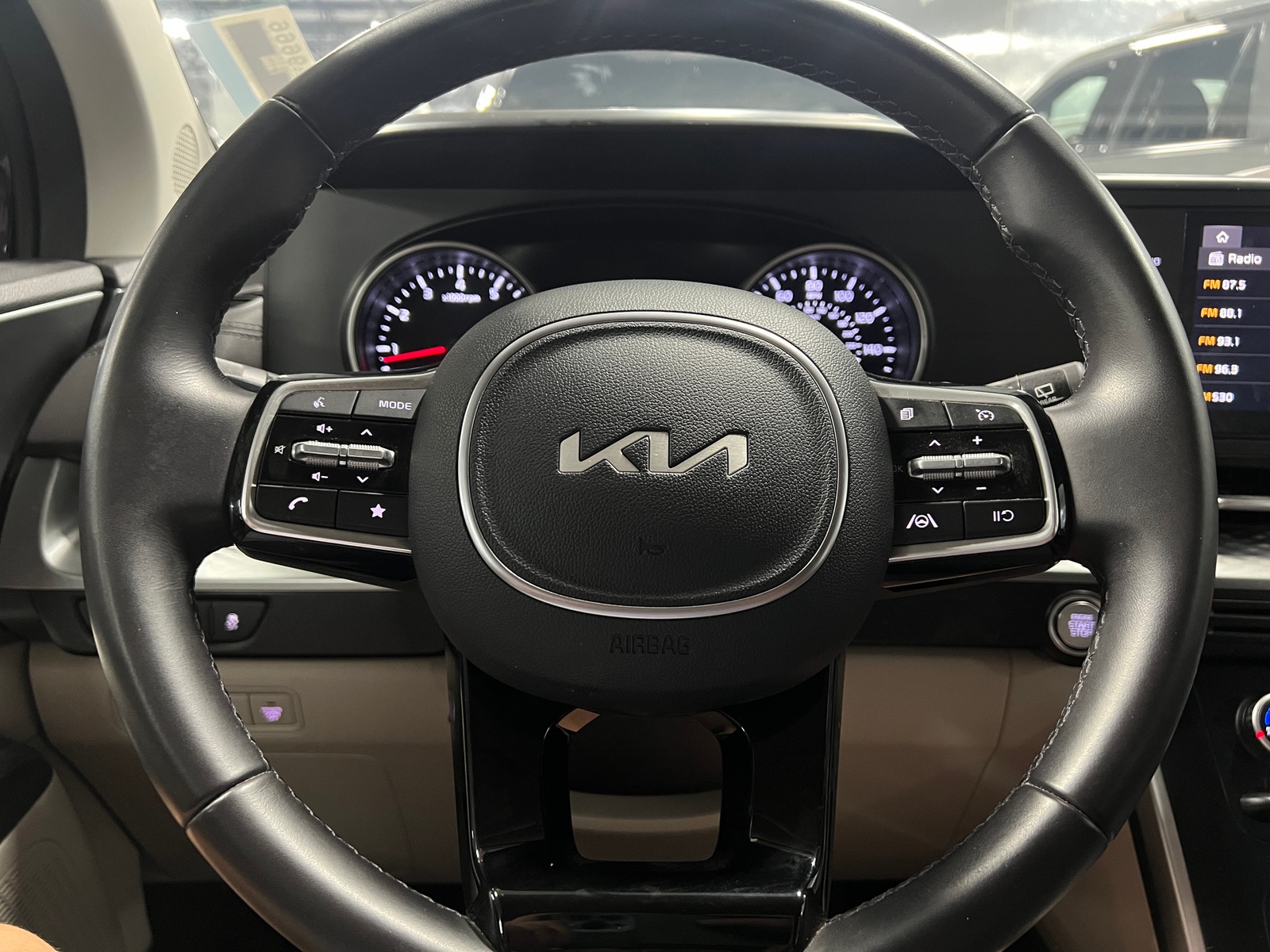 Thumbnail: 2024 Kia Carnival - 4
