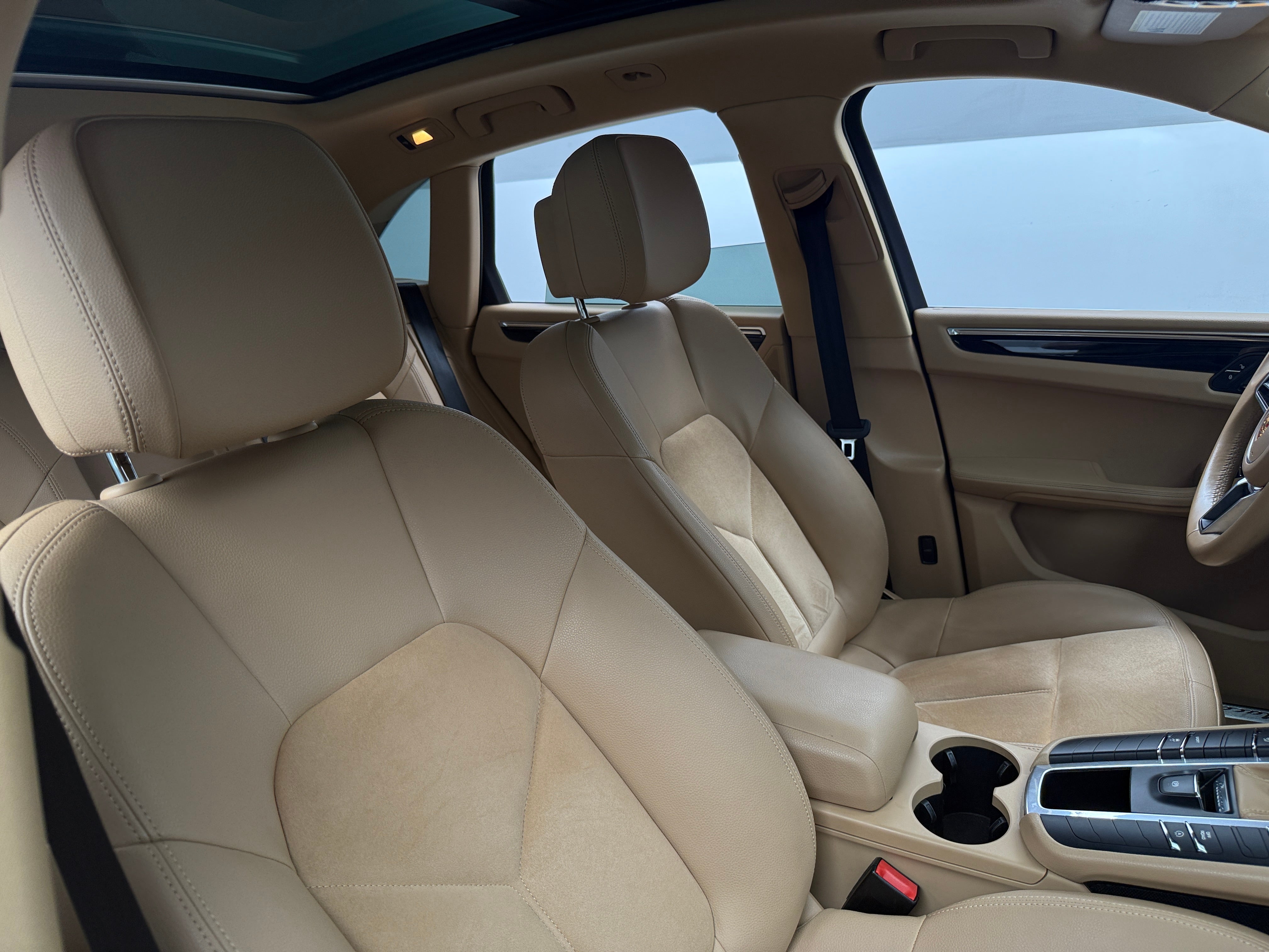 2016 Porsche Macan