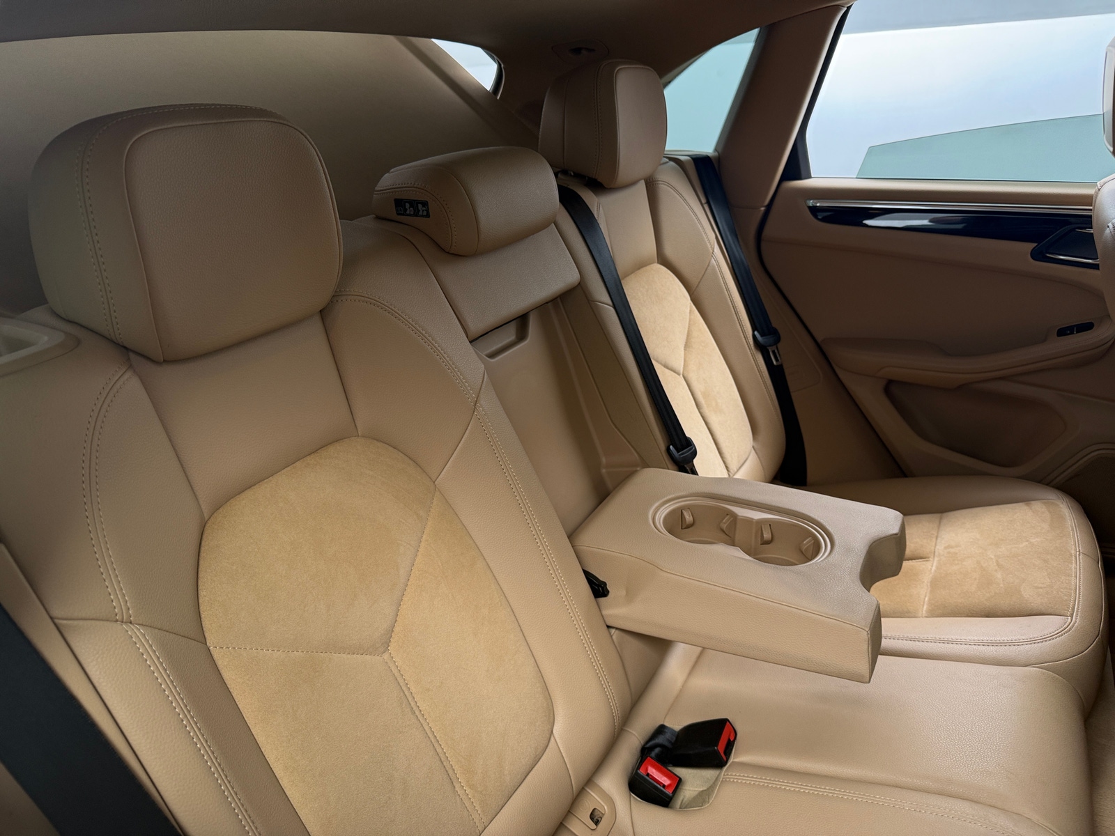 Thumbnail: 2016 Porsche Macan - 5