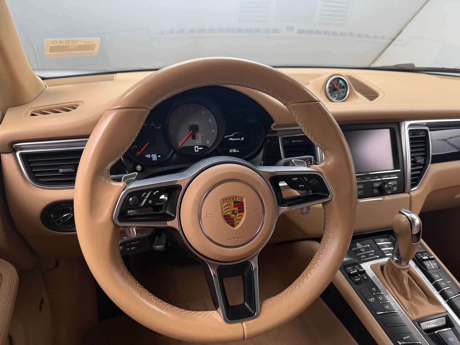 Thumbnail: 2016 Porsche Macan - 4