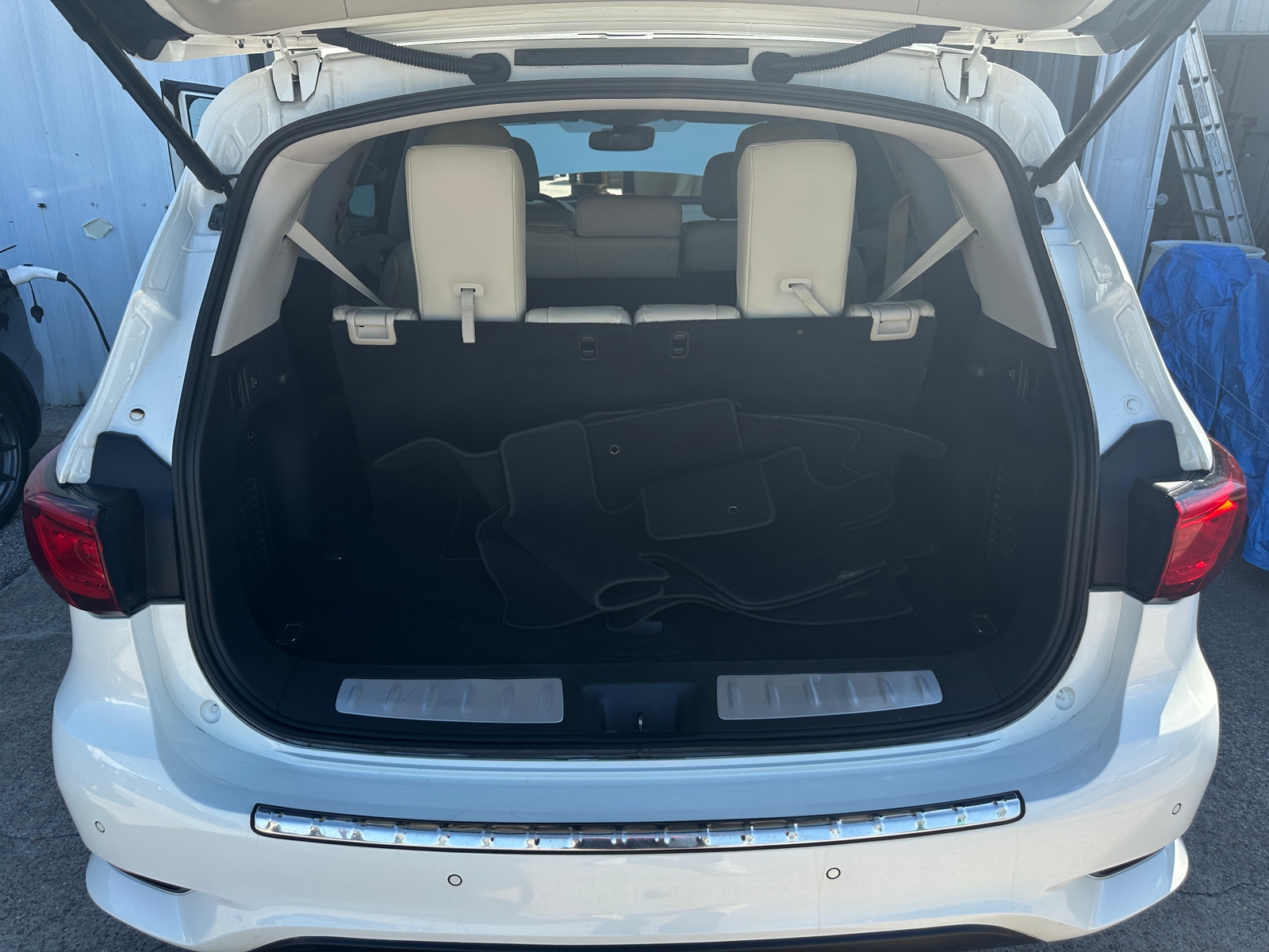 Thumbnail: 2017 INFINITI QX60 - 6