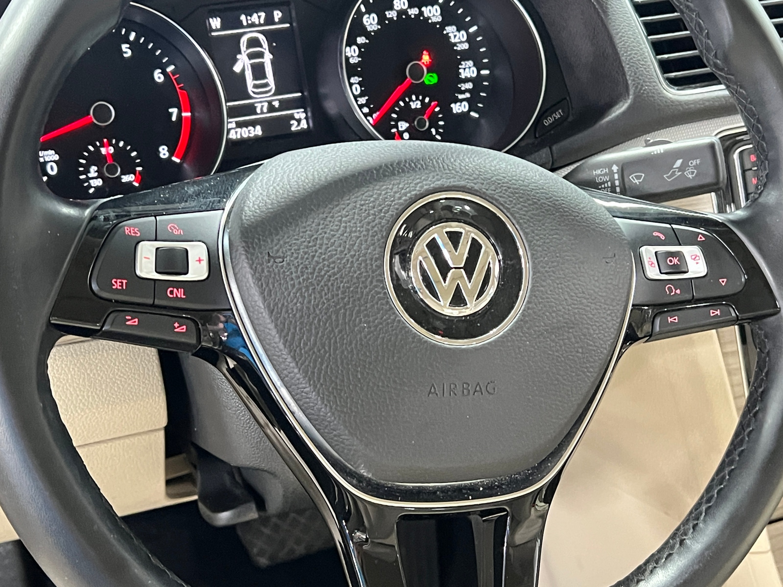 Thumbnail: 2017 Volkswagen Passat - 4