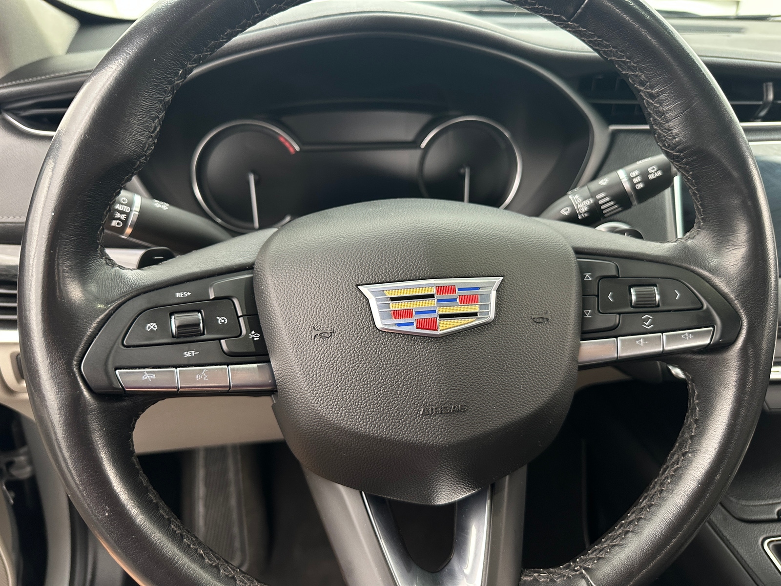 Thumbnail: 2022 Cadillac XT4 - 4