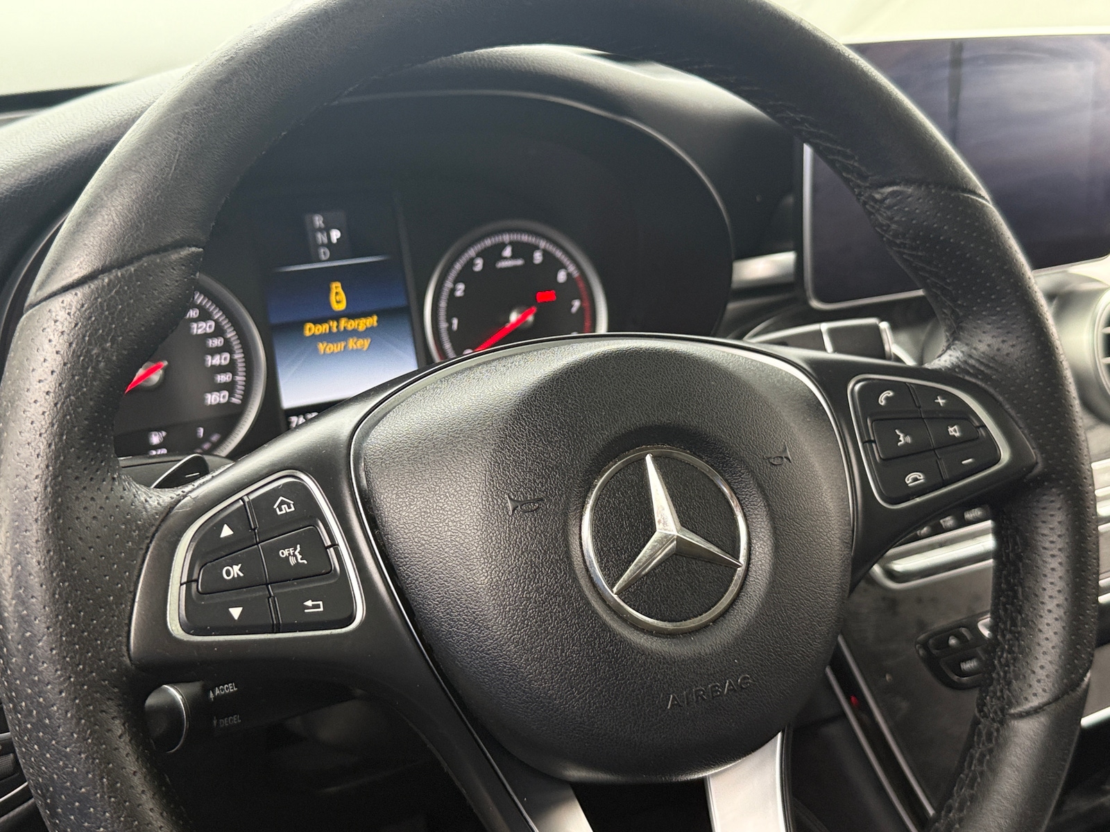 Thumbnail: 2017 Mercedes-Benz GLC - 4