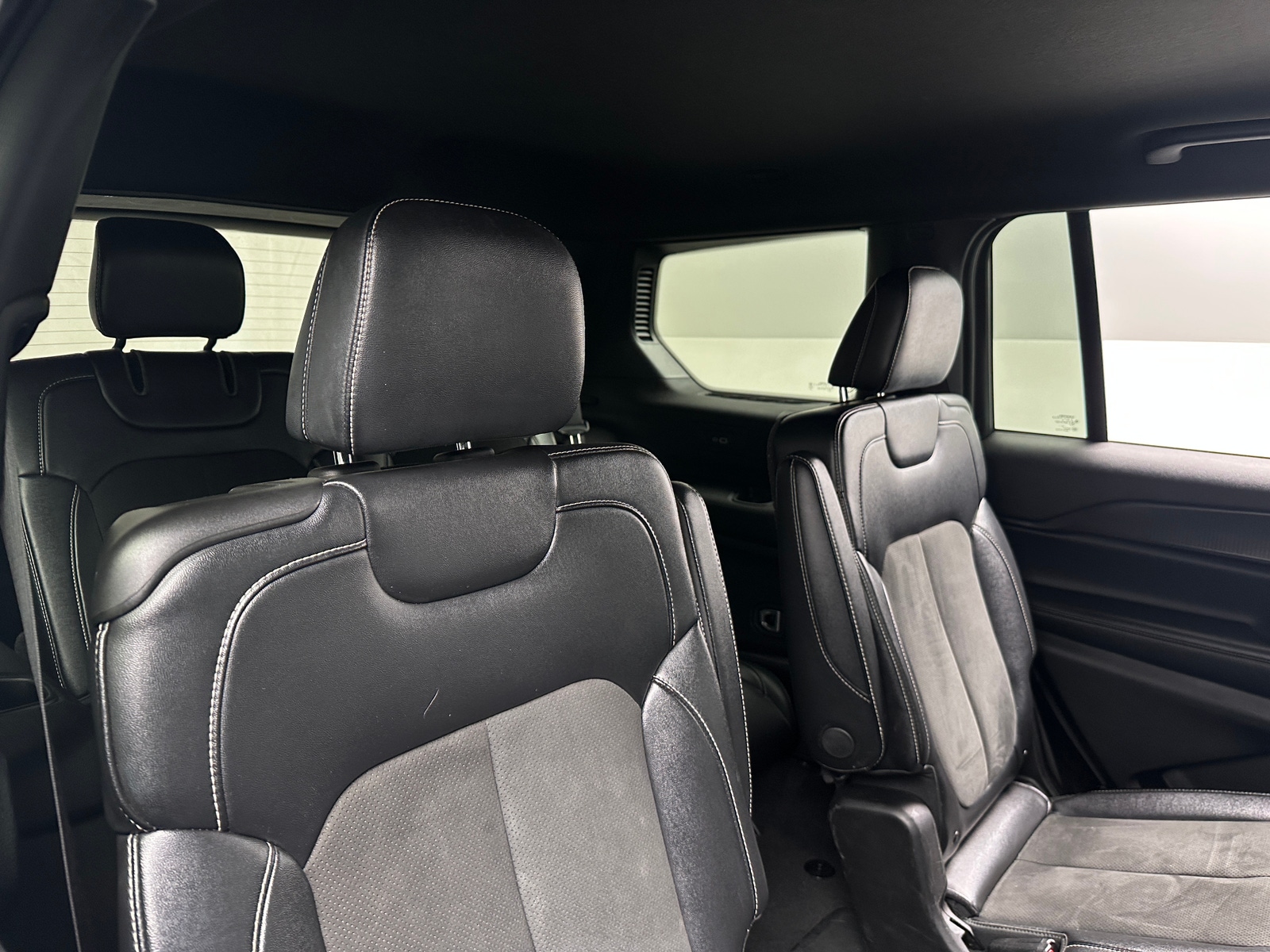 Thumbnail: 2023 Jeep Grand Cherokee L - 6