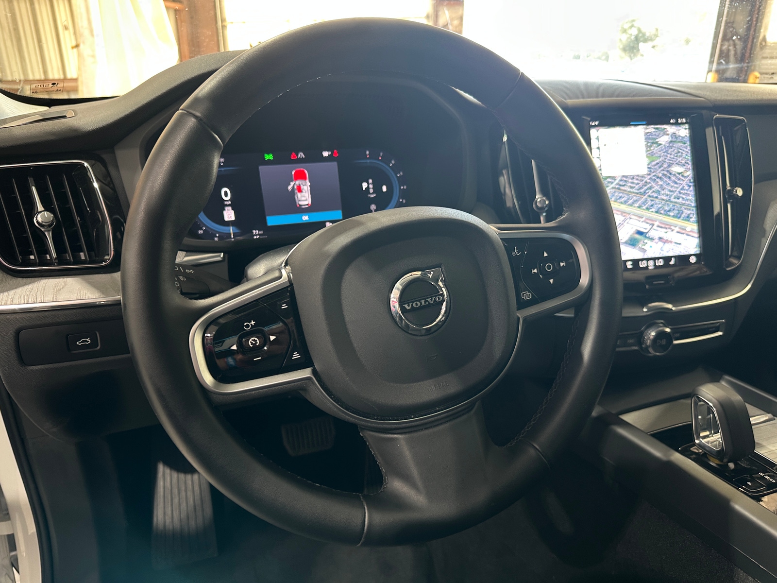 Thumbnail: 2025 Volvo XC60 - 4